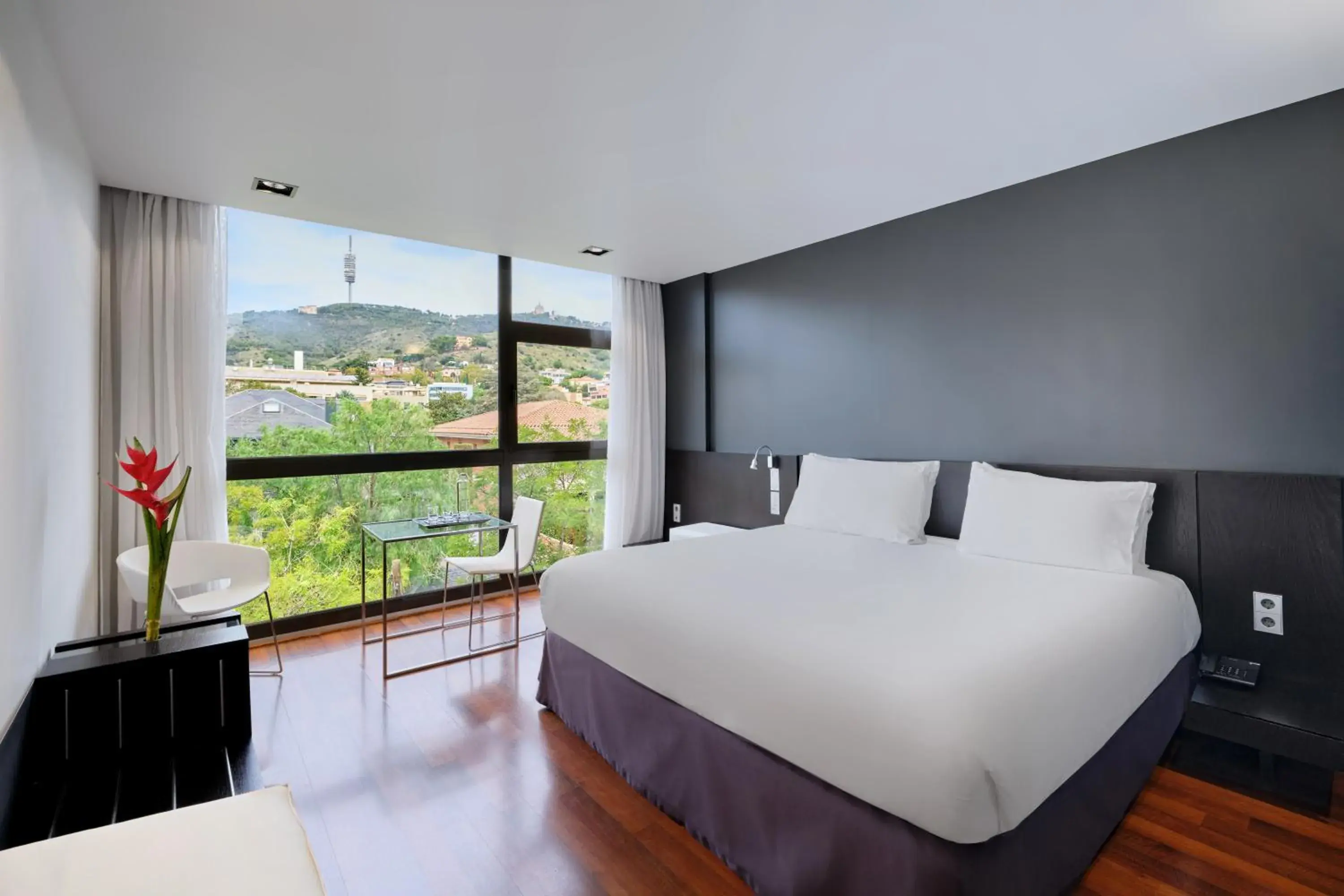 Bed in Ikonik Anglí Bed in Ikonik Anglí