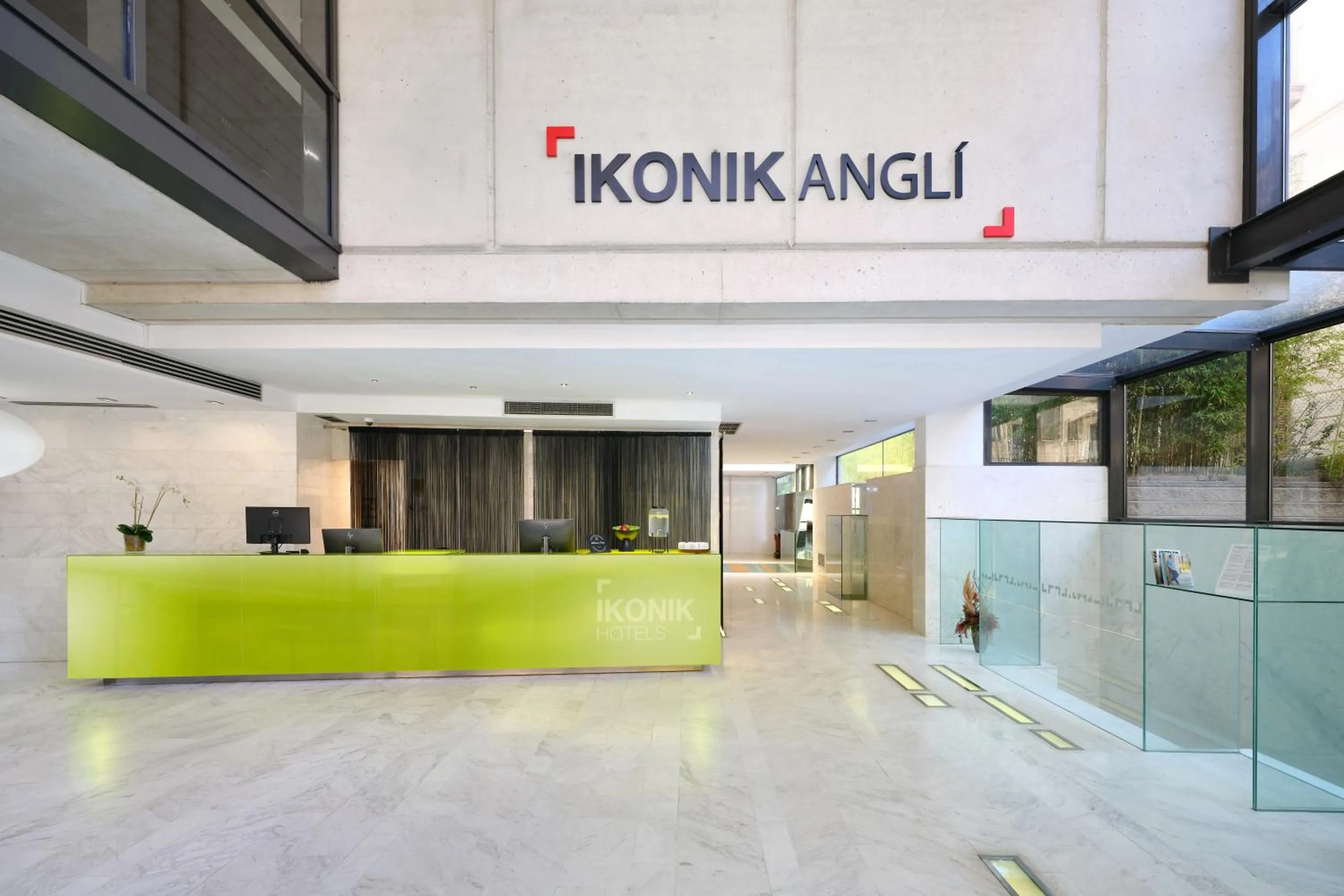 Facade/entrance in Ikonik Anglí