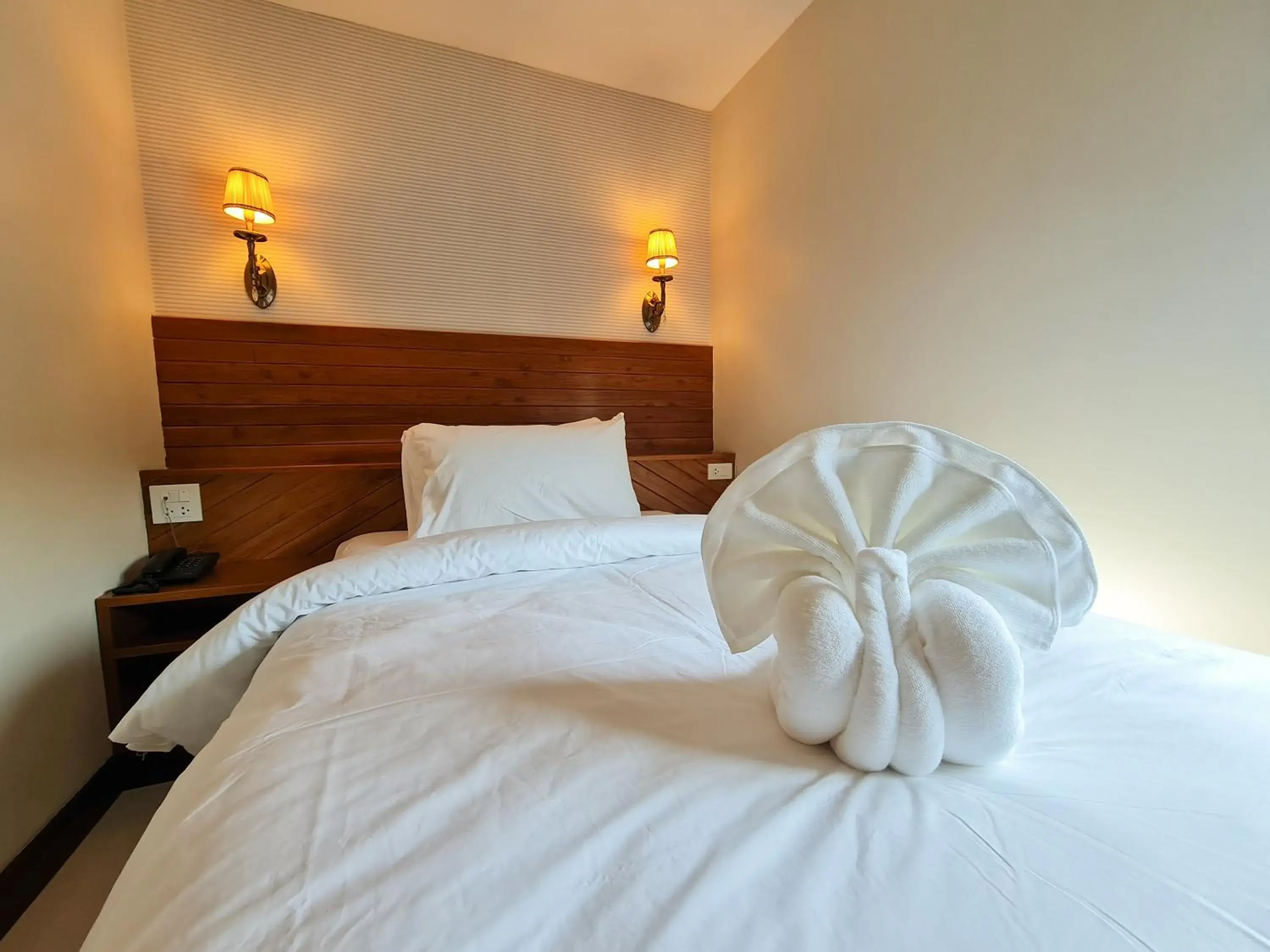 Bed in The Peace River Kwai Bed in The Peace River Kwai