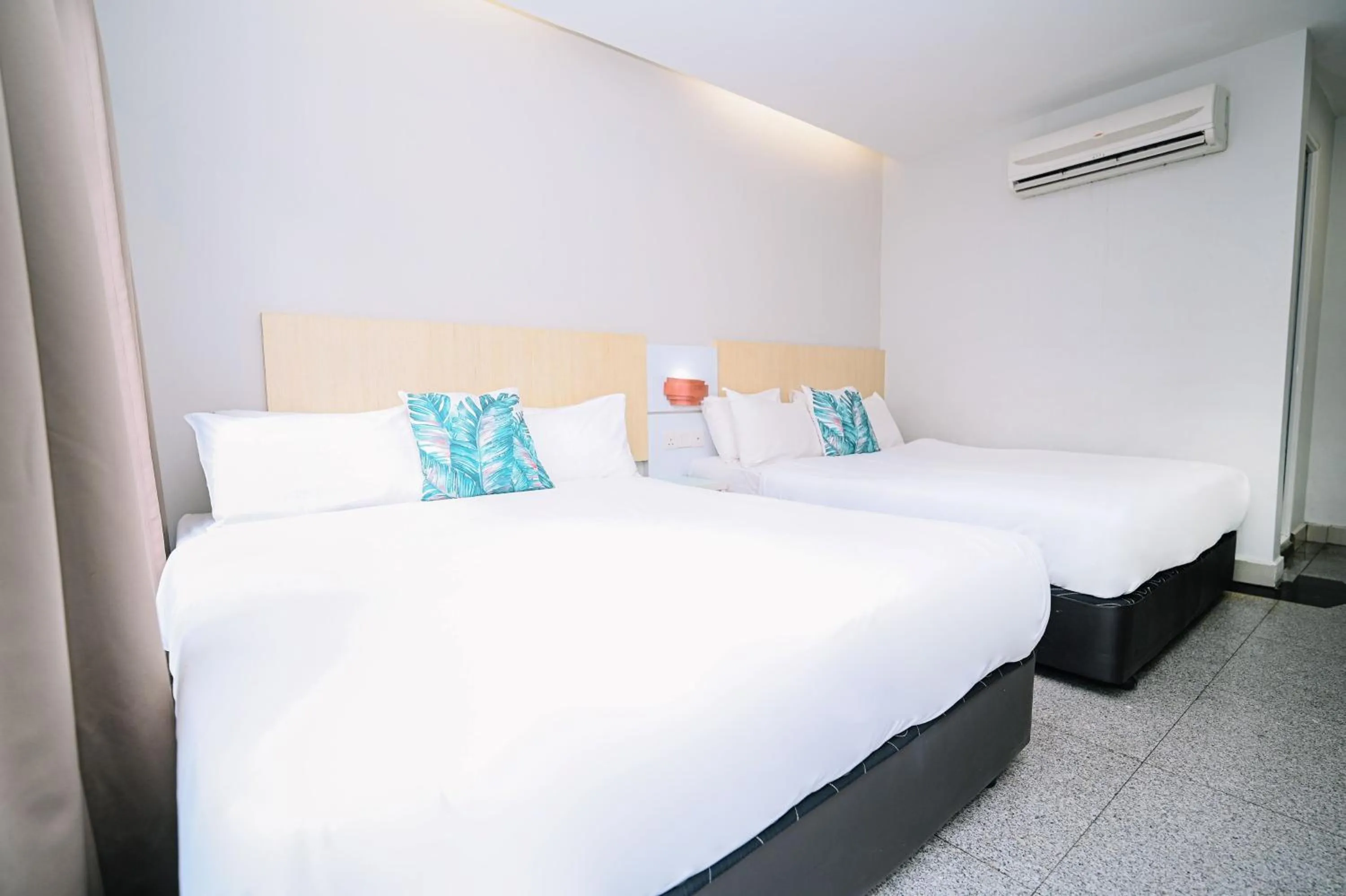 Bed in Swing & Pillows - Subang SS15