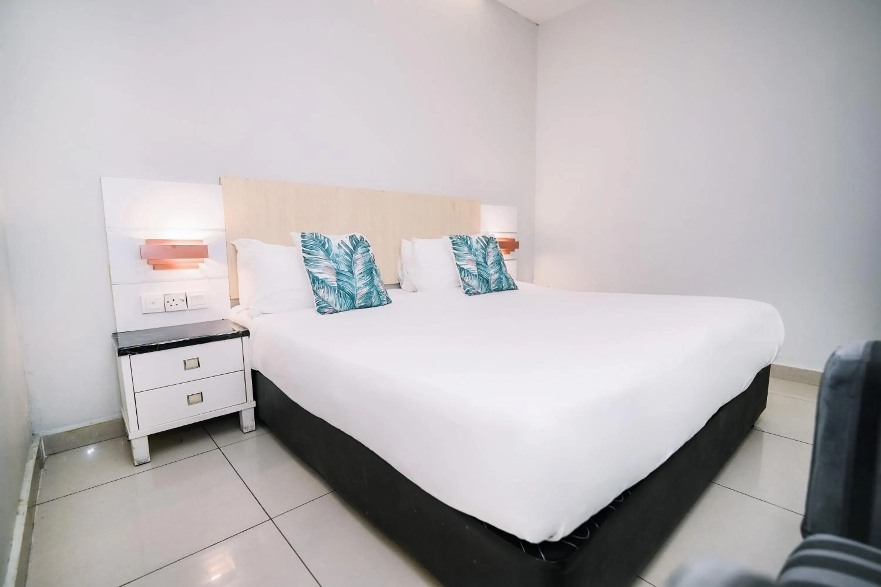 Bed in Swing & Pillows - Subang SS15