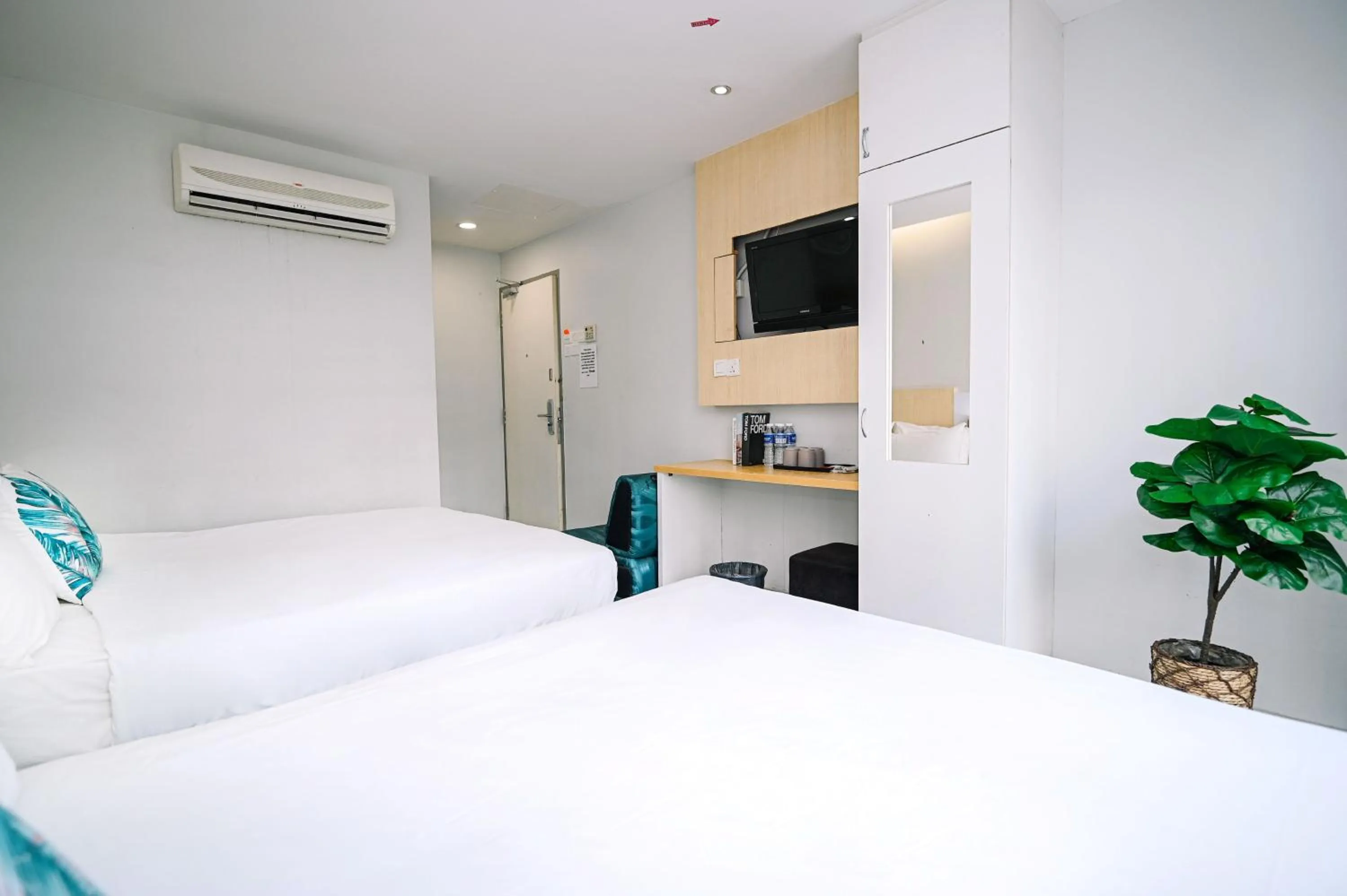 Bed in Swing & Pillows - Subang SS15