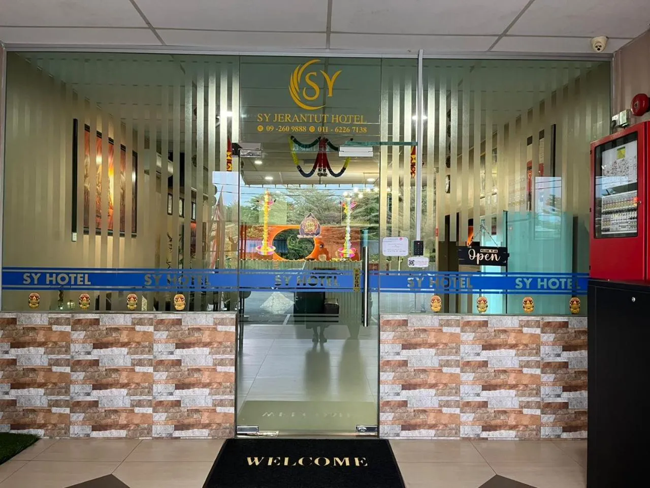 Facade/entrance in SY JERANTUT HOTEL