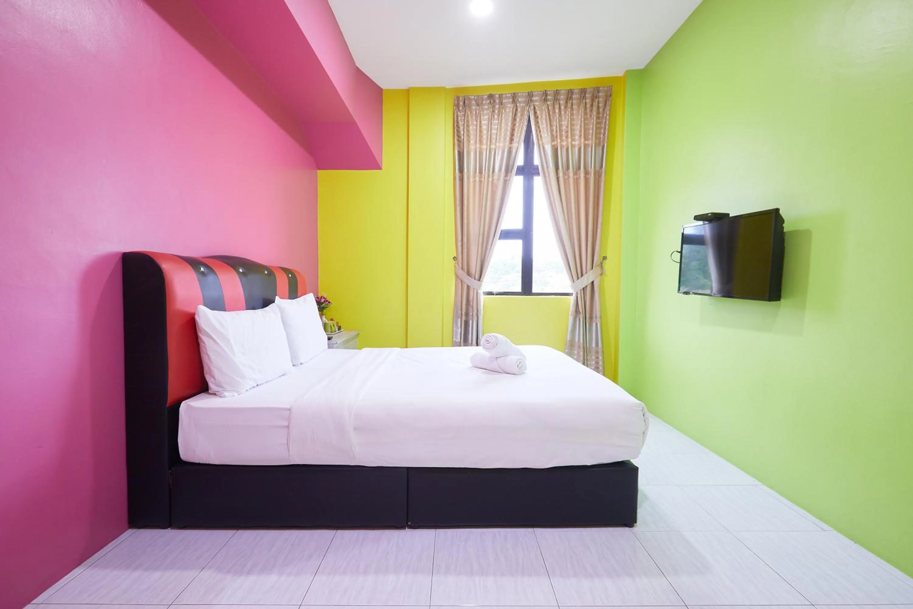 Bed in SY JERANTUT HOTEL