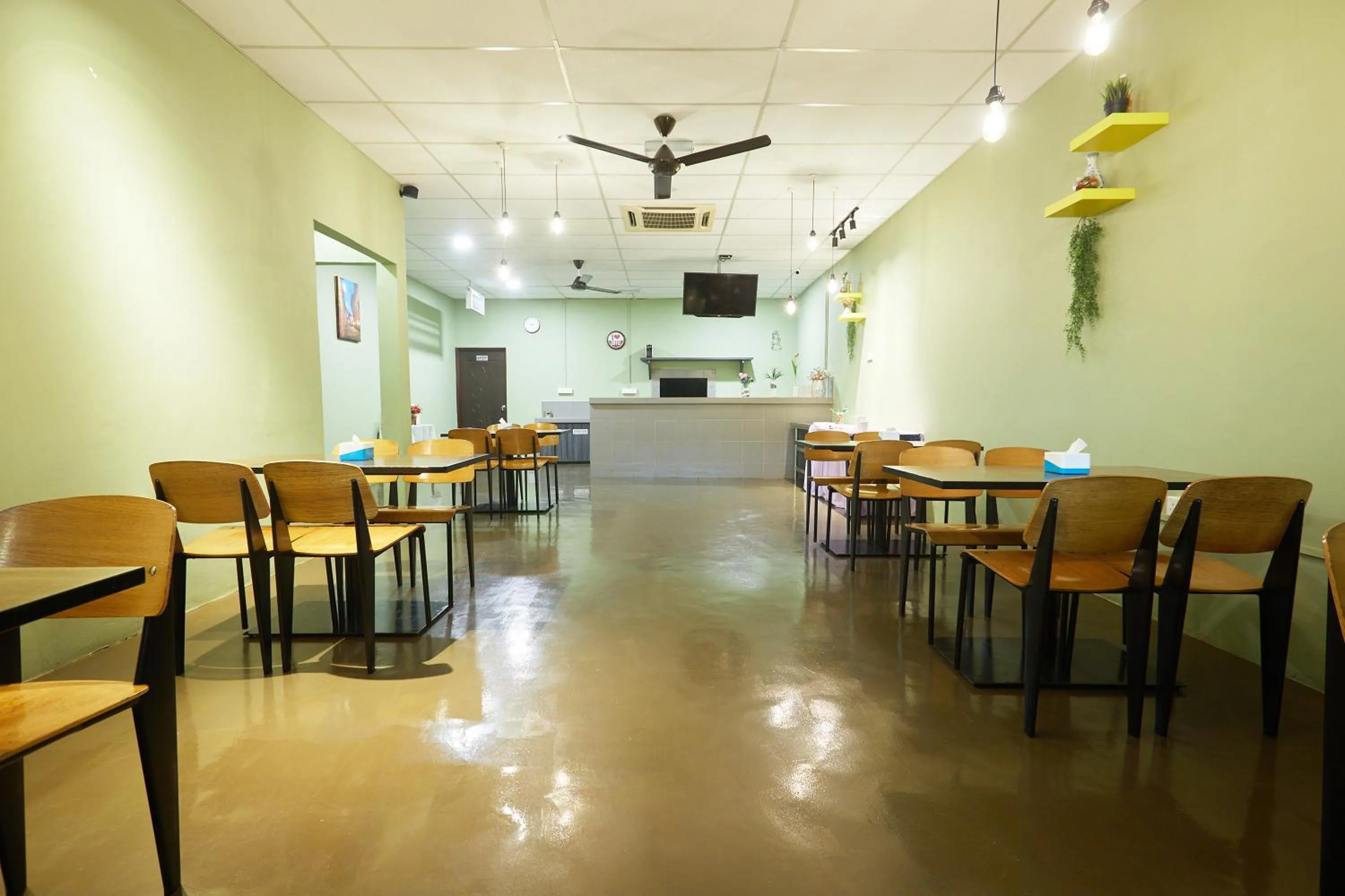 Restaurant/places to eat in SY JERANTUT HOTEL