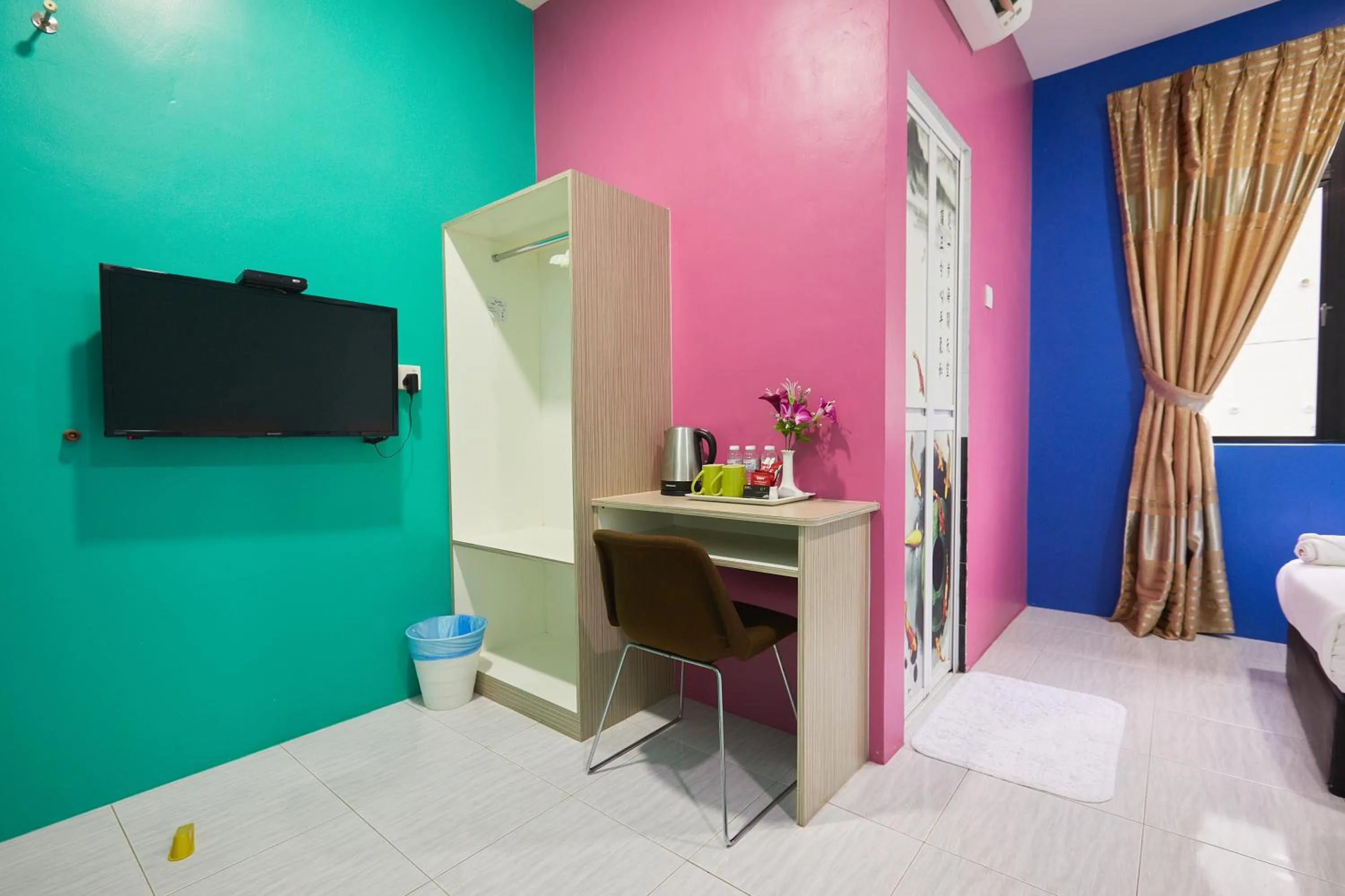 TV and multimedia, Bed in SY JERANTUT HOTEL