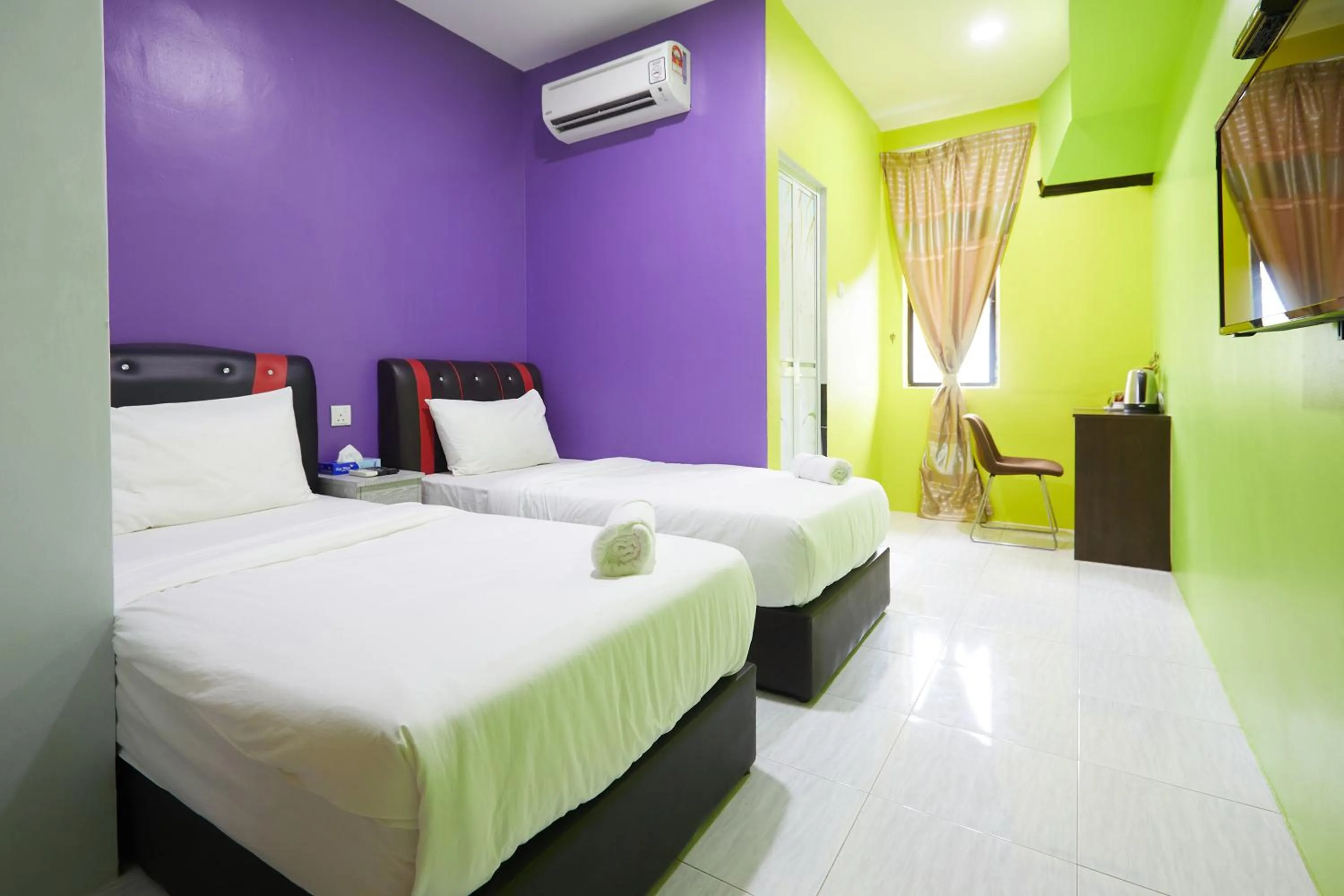 Bed in SY JERANTUT HOTEL