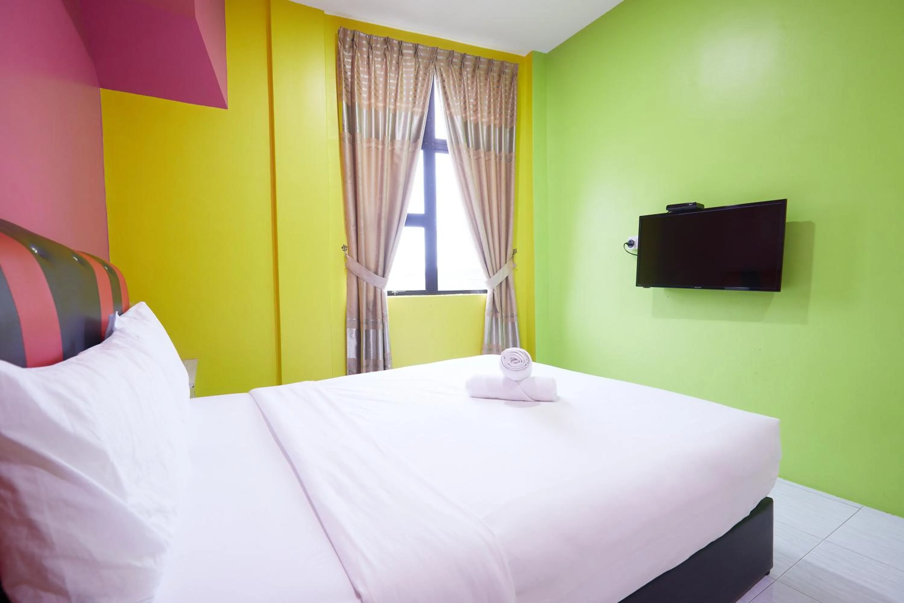 Bed in SY JERANTUT HOTEL