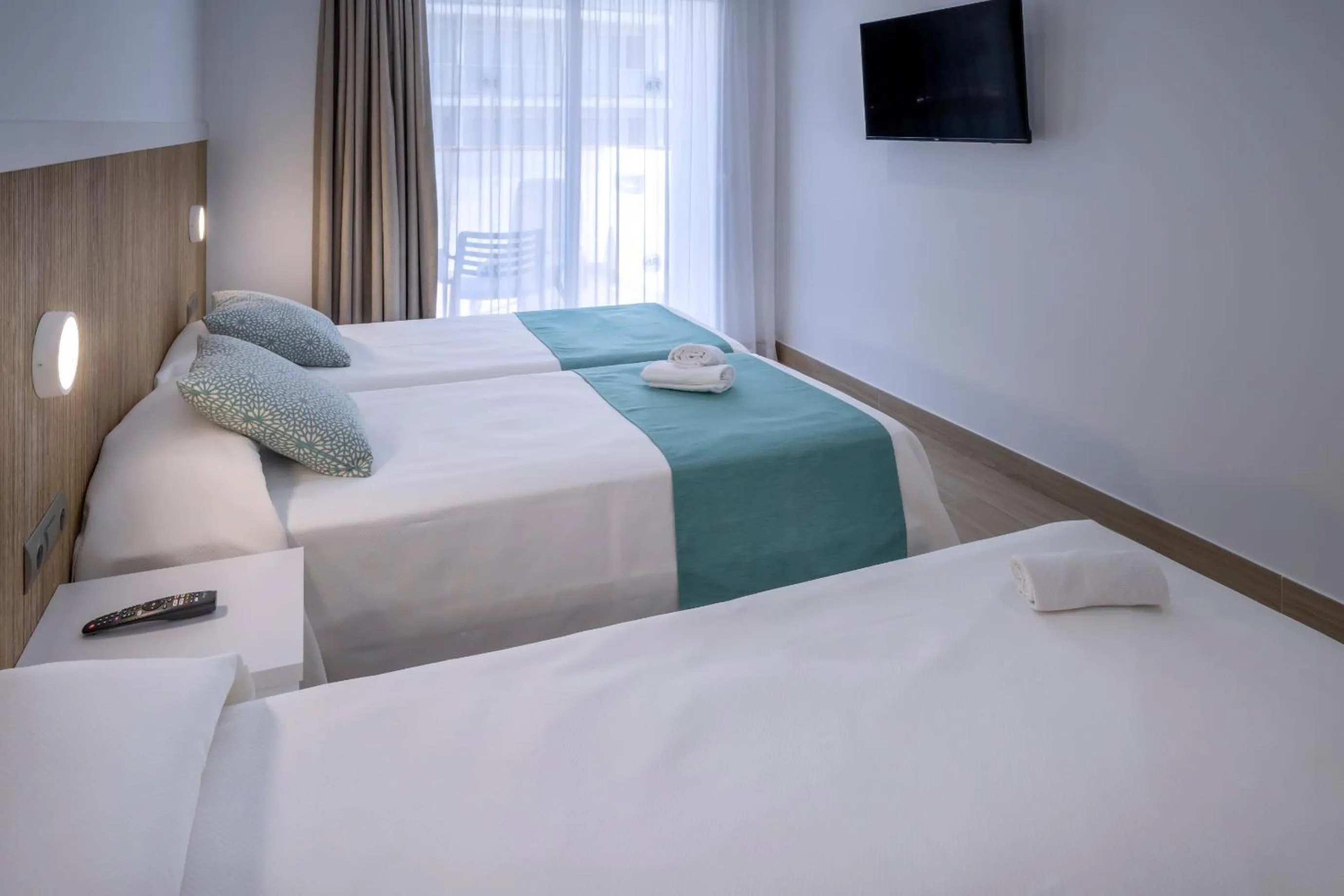 Photo of the whole room, Bed in 4R Salou Park Resort II