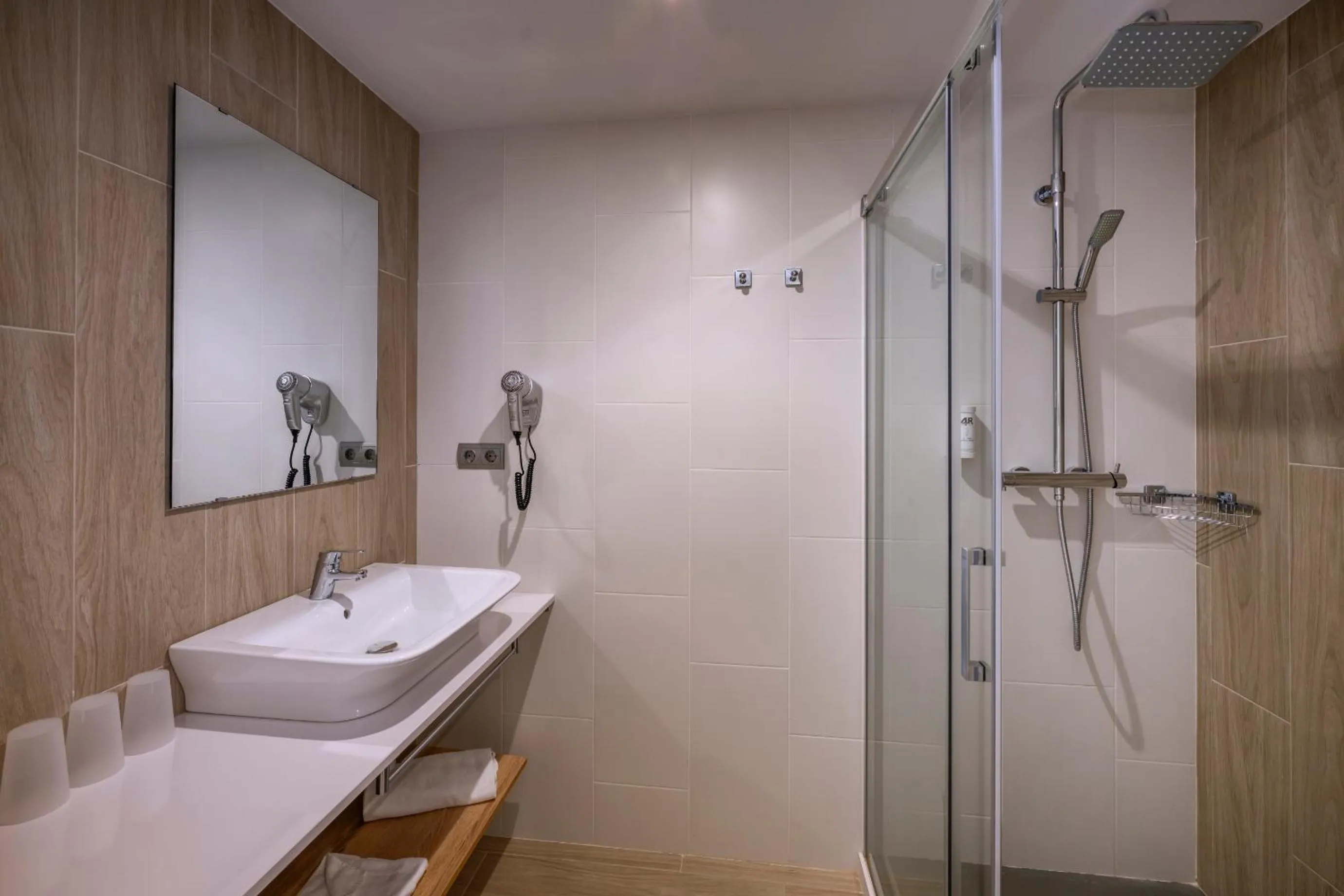 Bathroom in 4R Salou Park Resort II