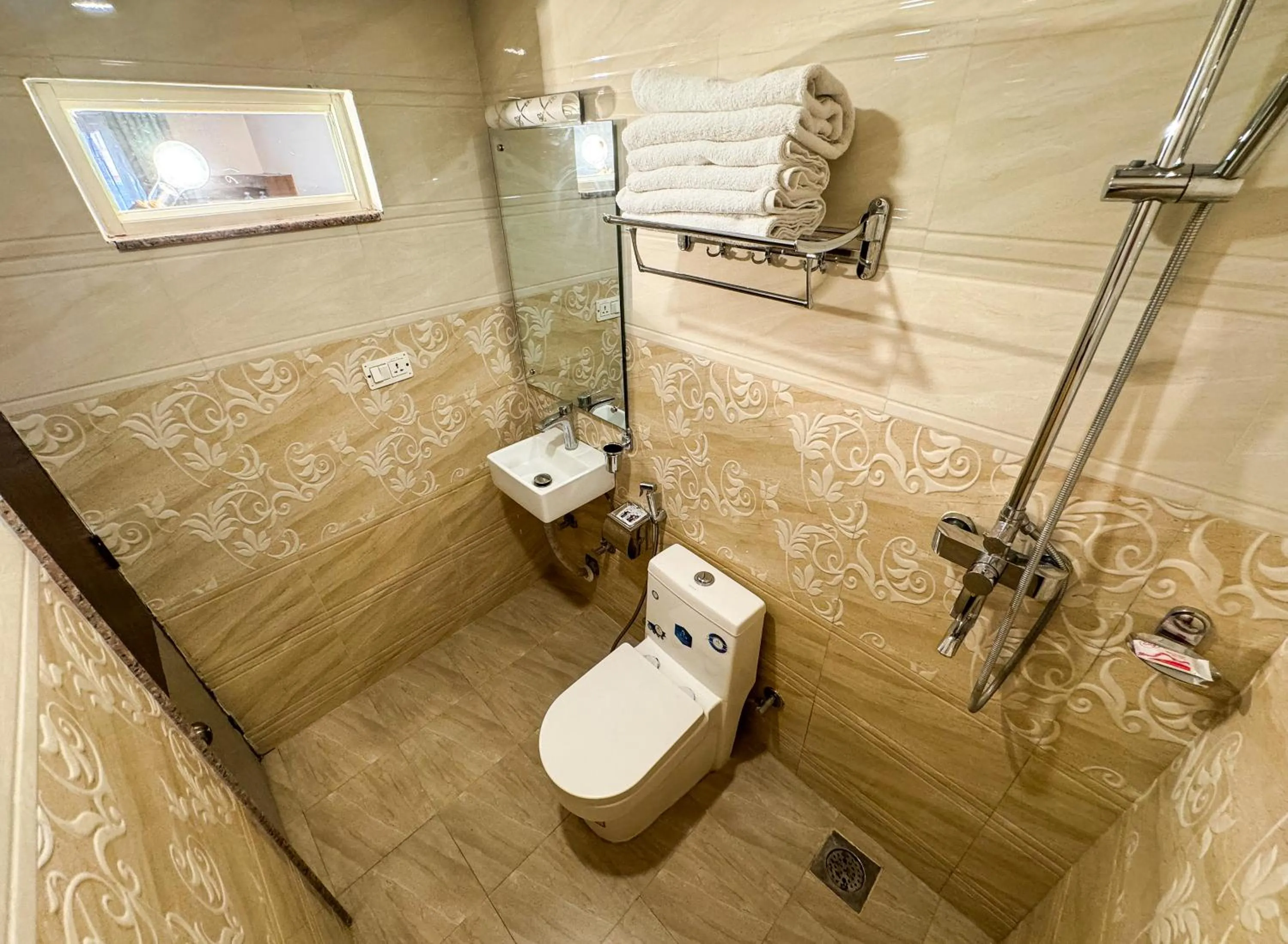 Shower in Hotel Abi International