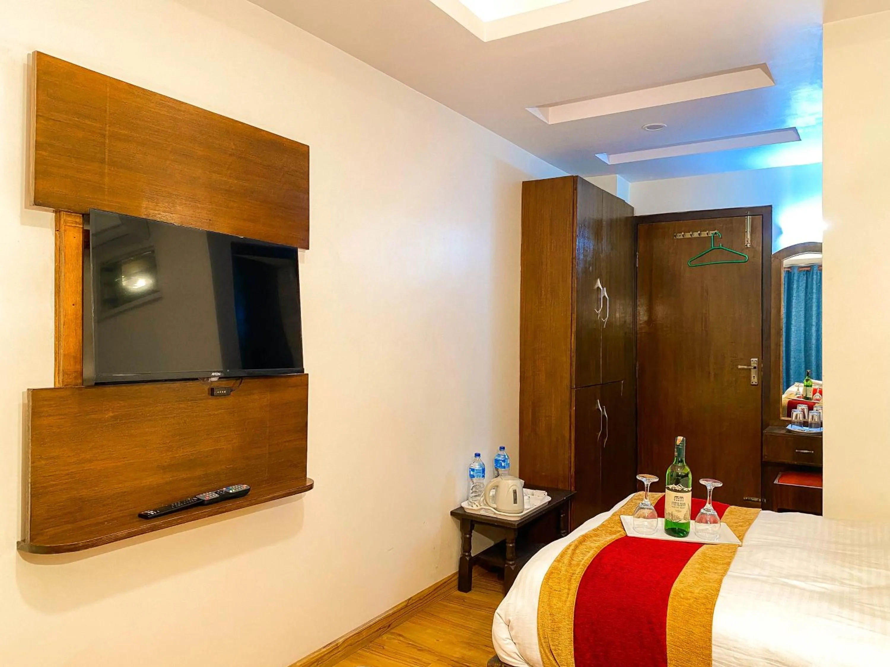 Photo of the whole room, Bed in Hotel Abi International