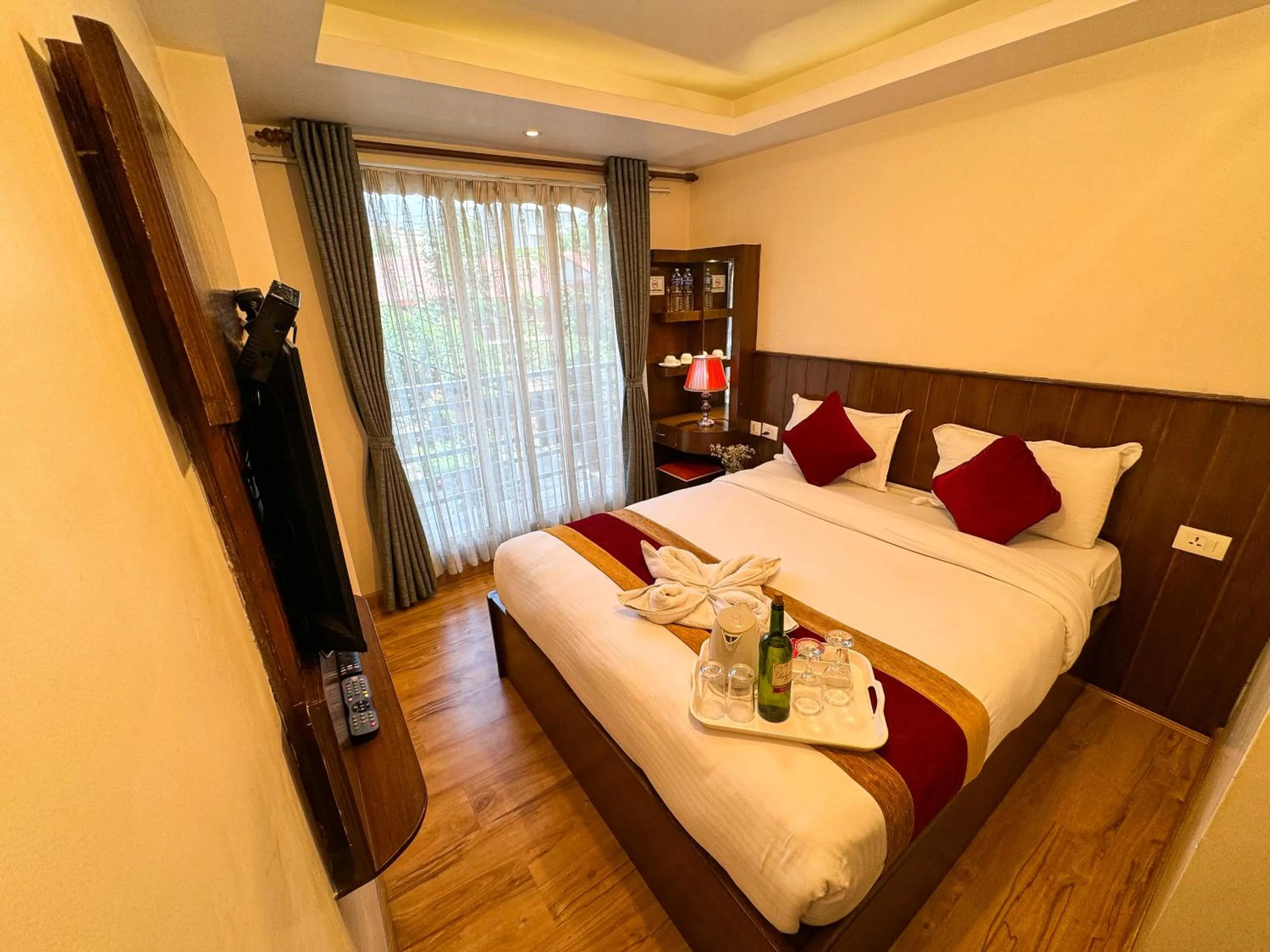 Restaurant/places to eat, Bed in Hotel Abi International