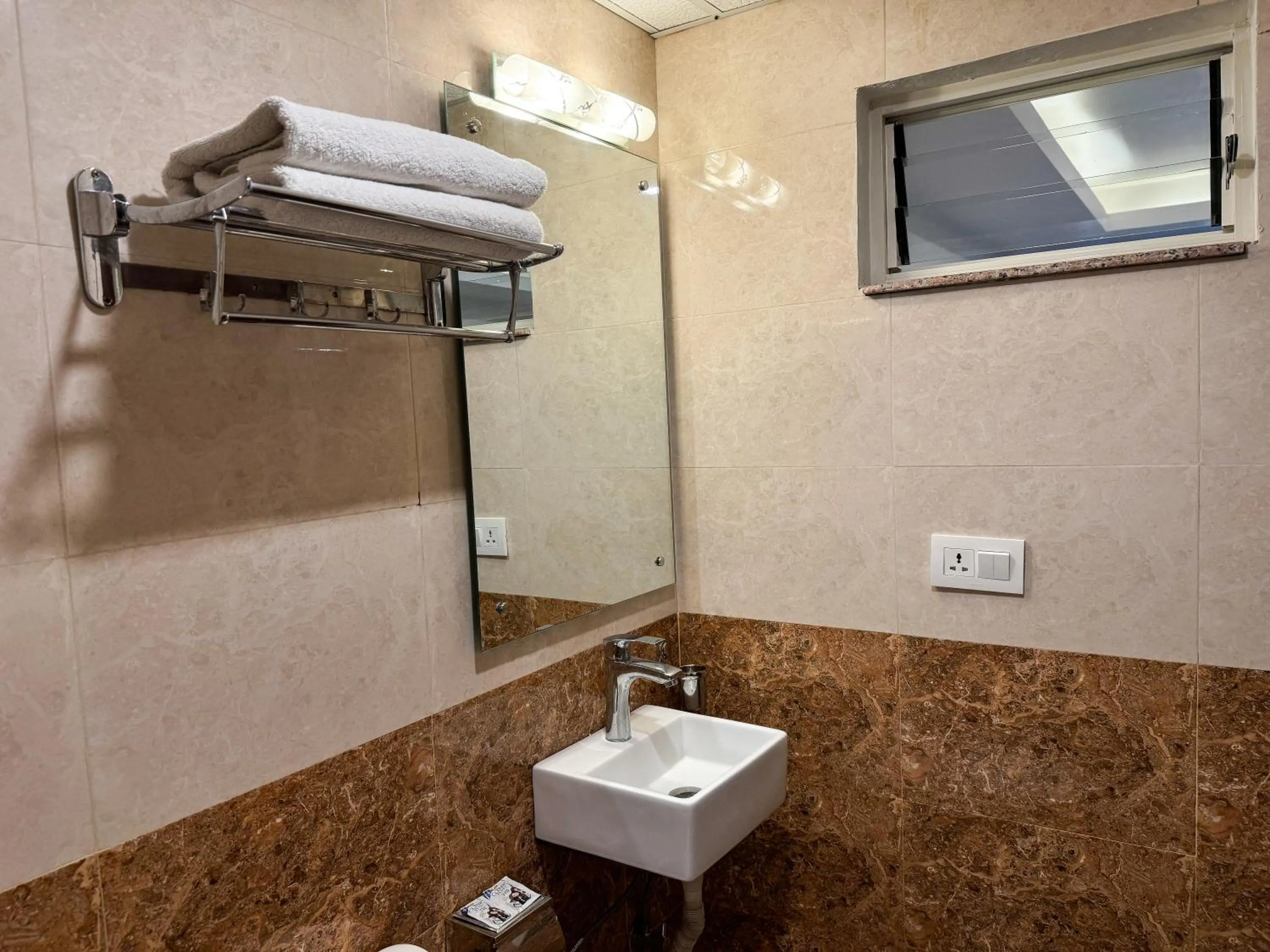 Toilet in Hotel Abi International