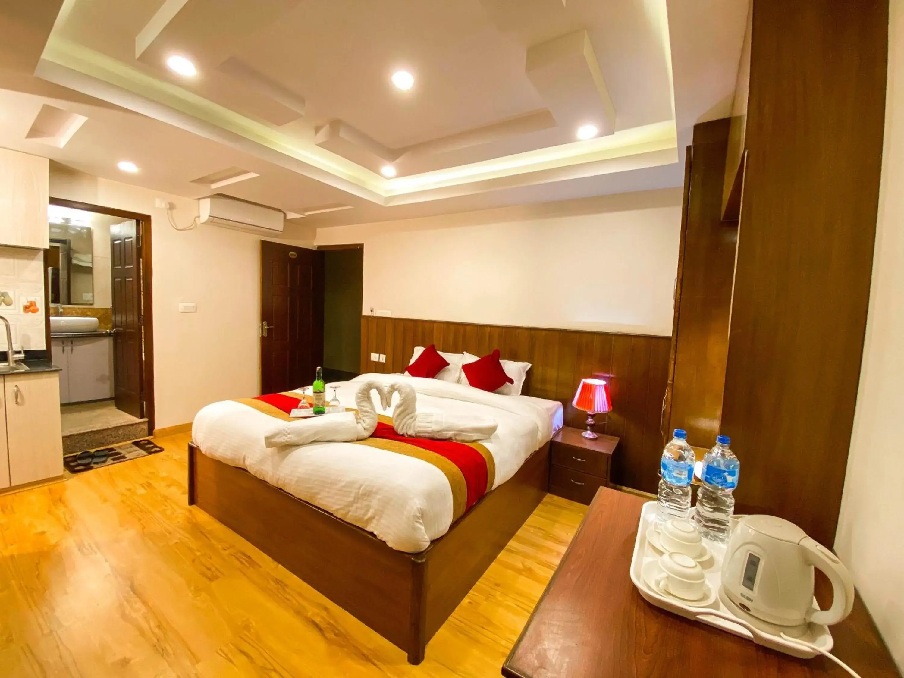 Coffee/tea facilities, Bed in Hotel Abi International Coffee/tea facilities, Bed in Hotel Abi International