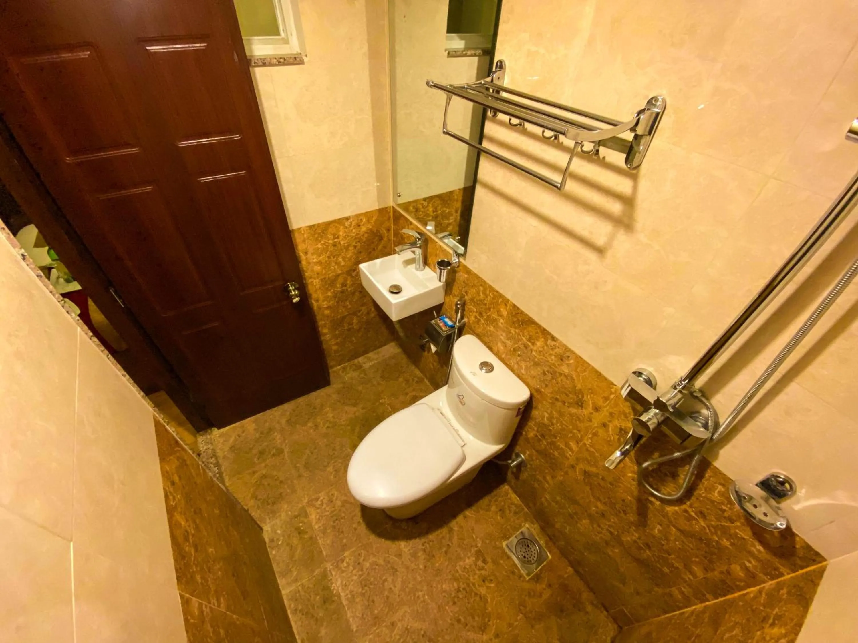 Bathroom in Hotel Abi International