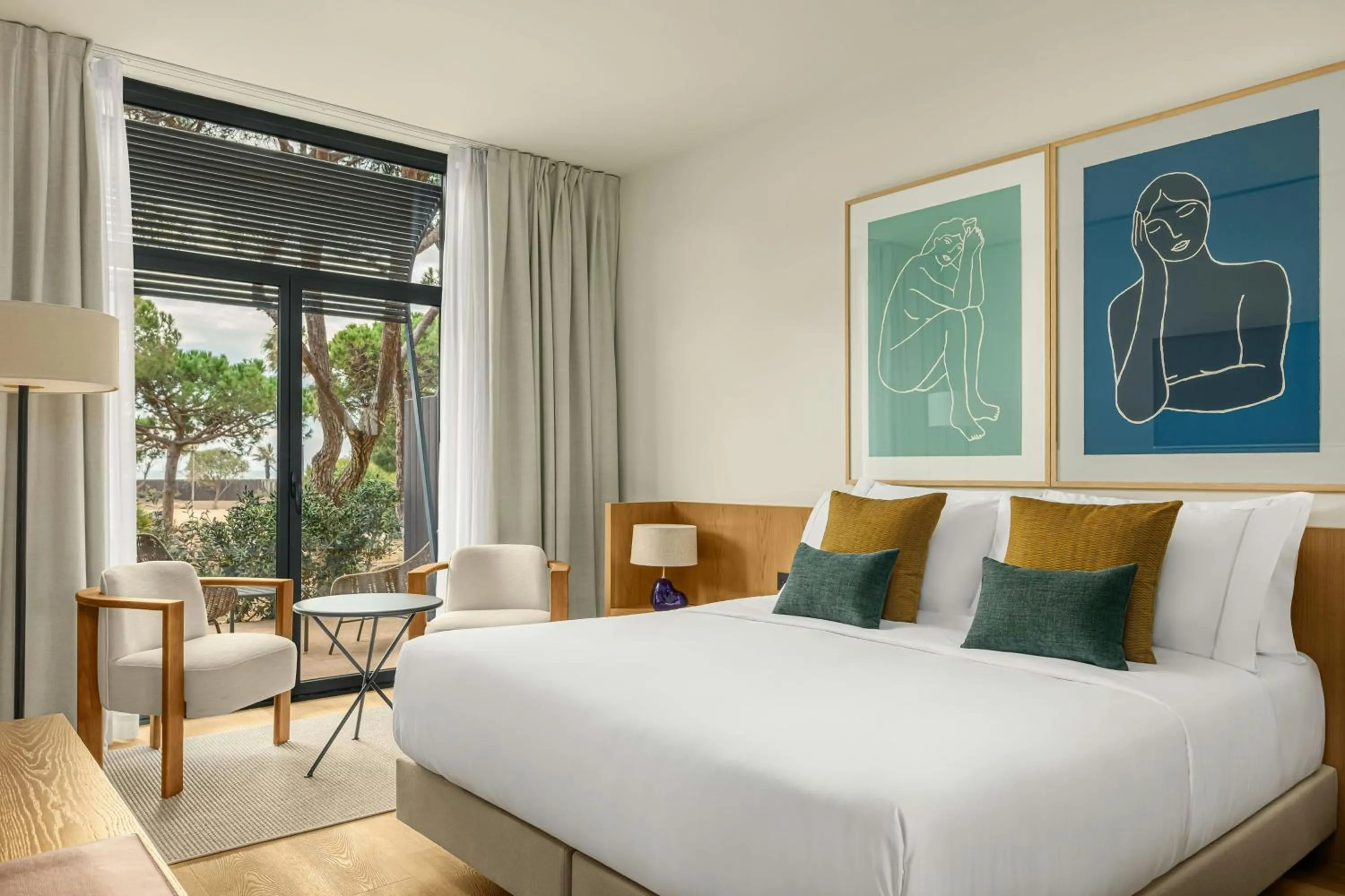 Photo of the whole room, Bed in AC Hotel by Marriott Gava Mar Airport