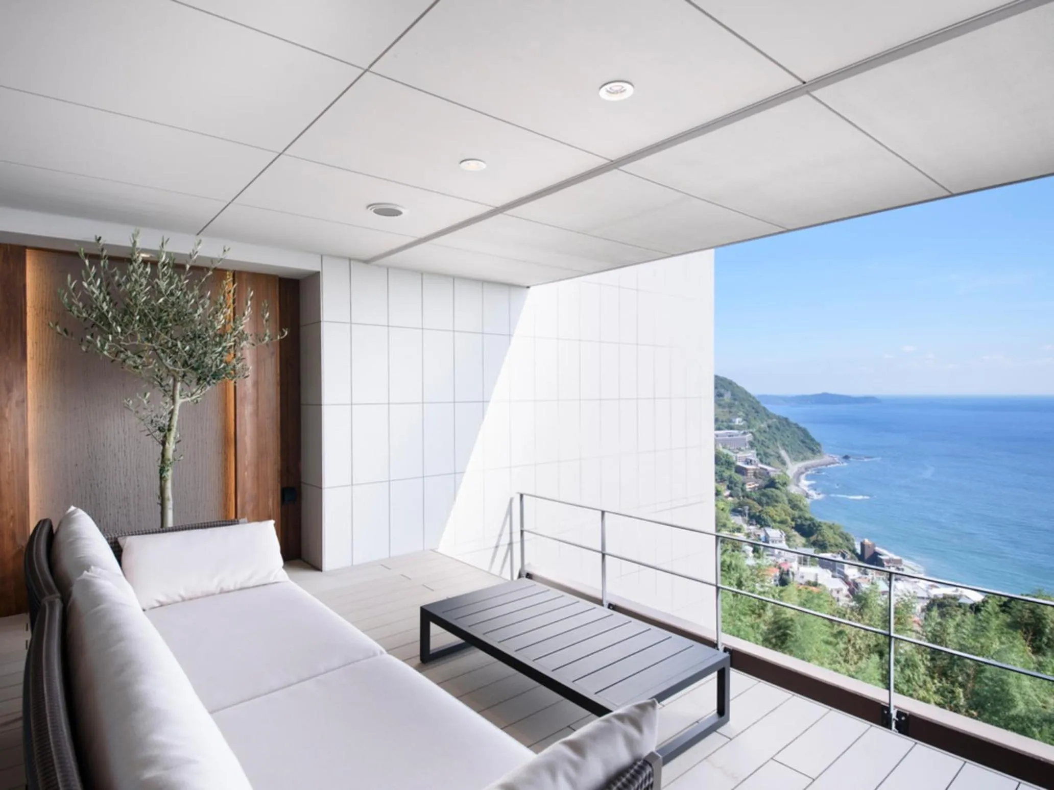 Balcony/Terrace, Bed in Atami Sekaie