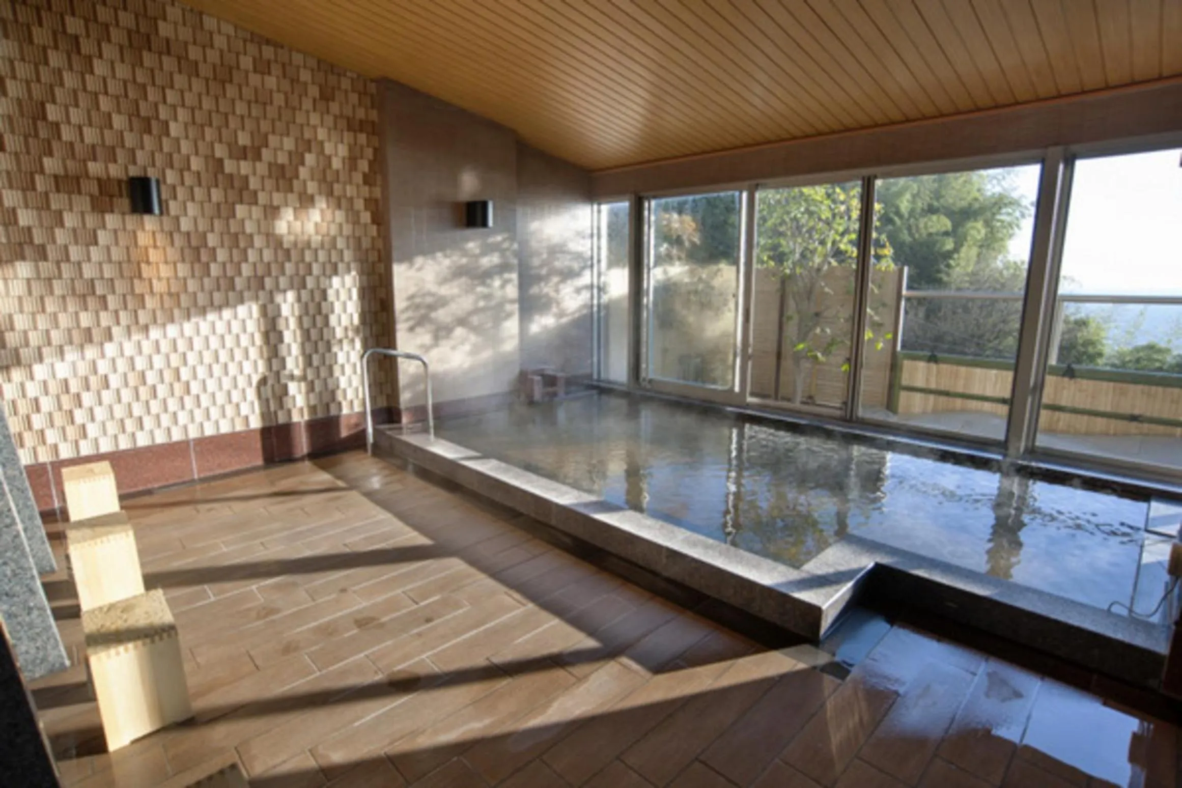 Hot Spring Bath in Atami Sekaie