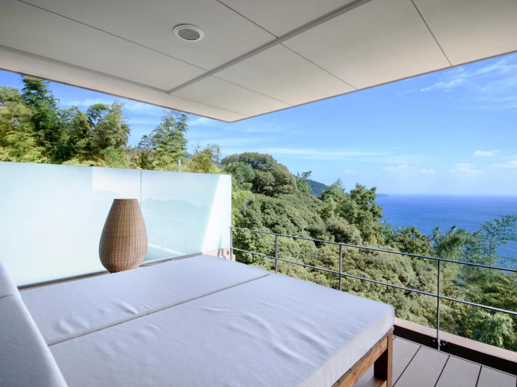 Balcony/Terrace, Bed in Atami Sekaie
