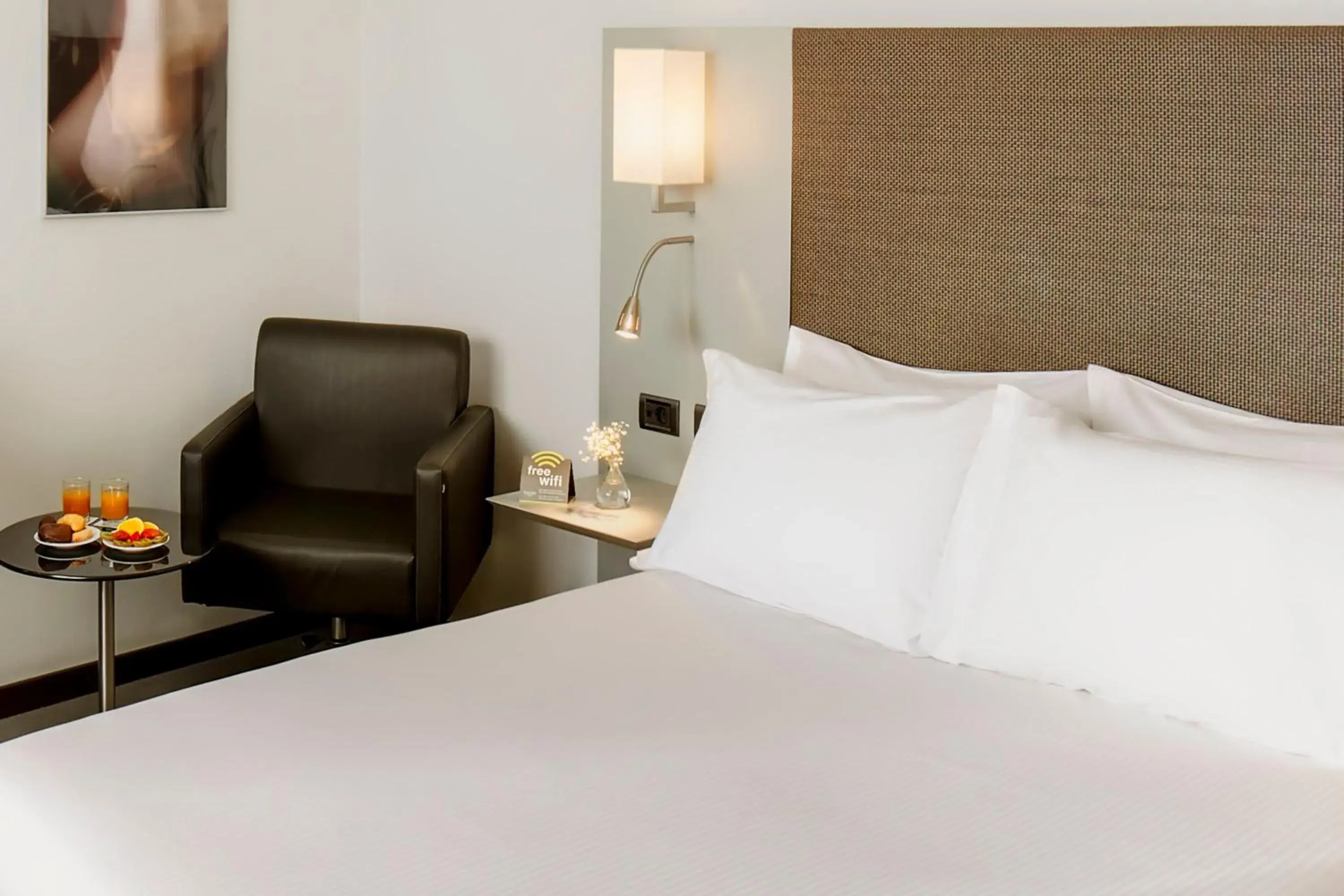 Photo of the whole room, Bed in Hotel Sercotel Ciutat D'Alcoi Photo of the whole room, Bed in Hotel Sercotel Ciutat D'Alcoi