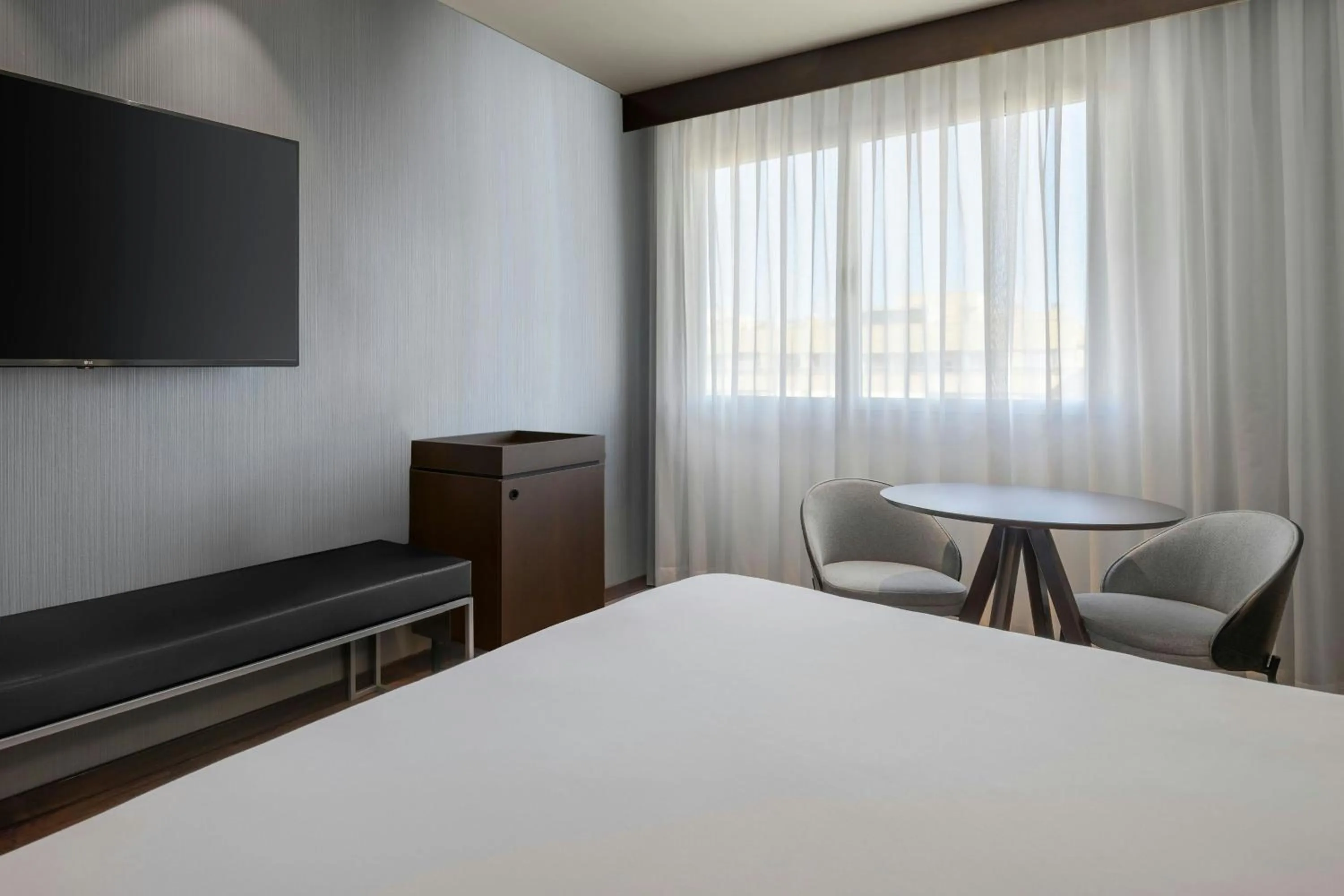 Photo of the whole room, Bed in AC Hotel by Marriott Alicante