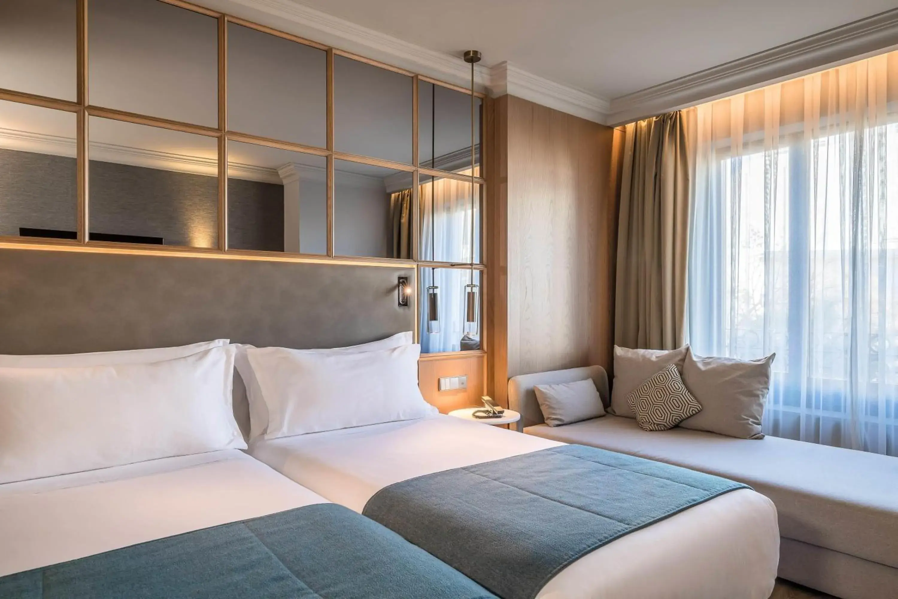 Bedroom, Bed in Barceló Emperatriz Bedroom, Bed in Barceló Emperatriz