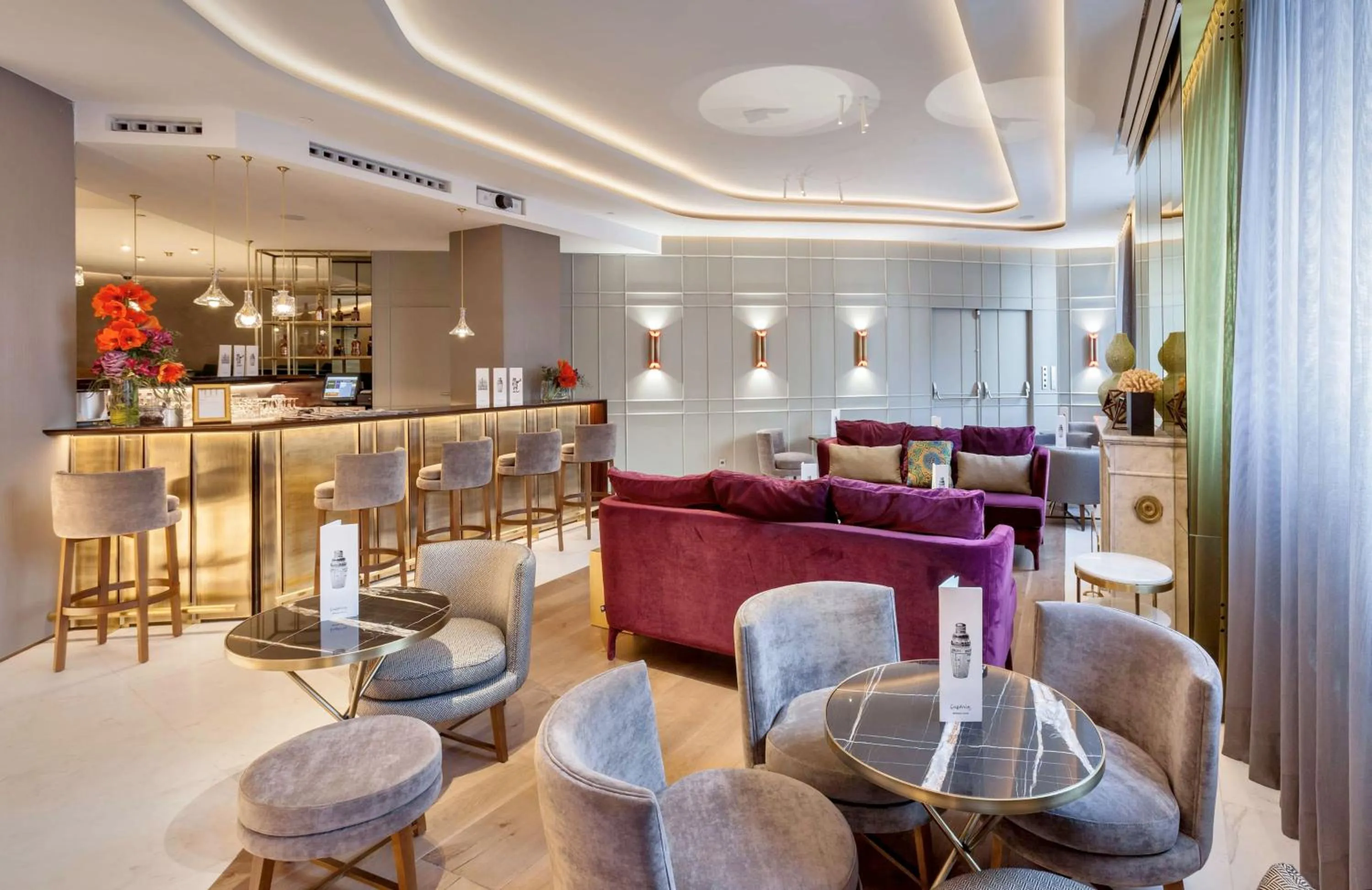 Lounge or bar in Barceló Emperatriz