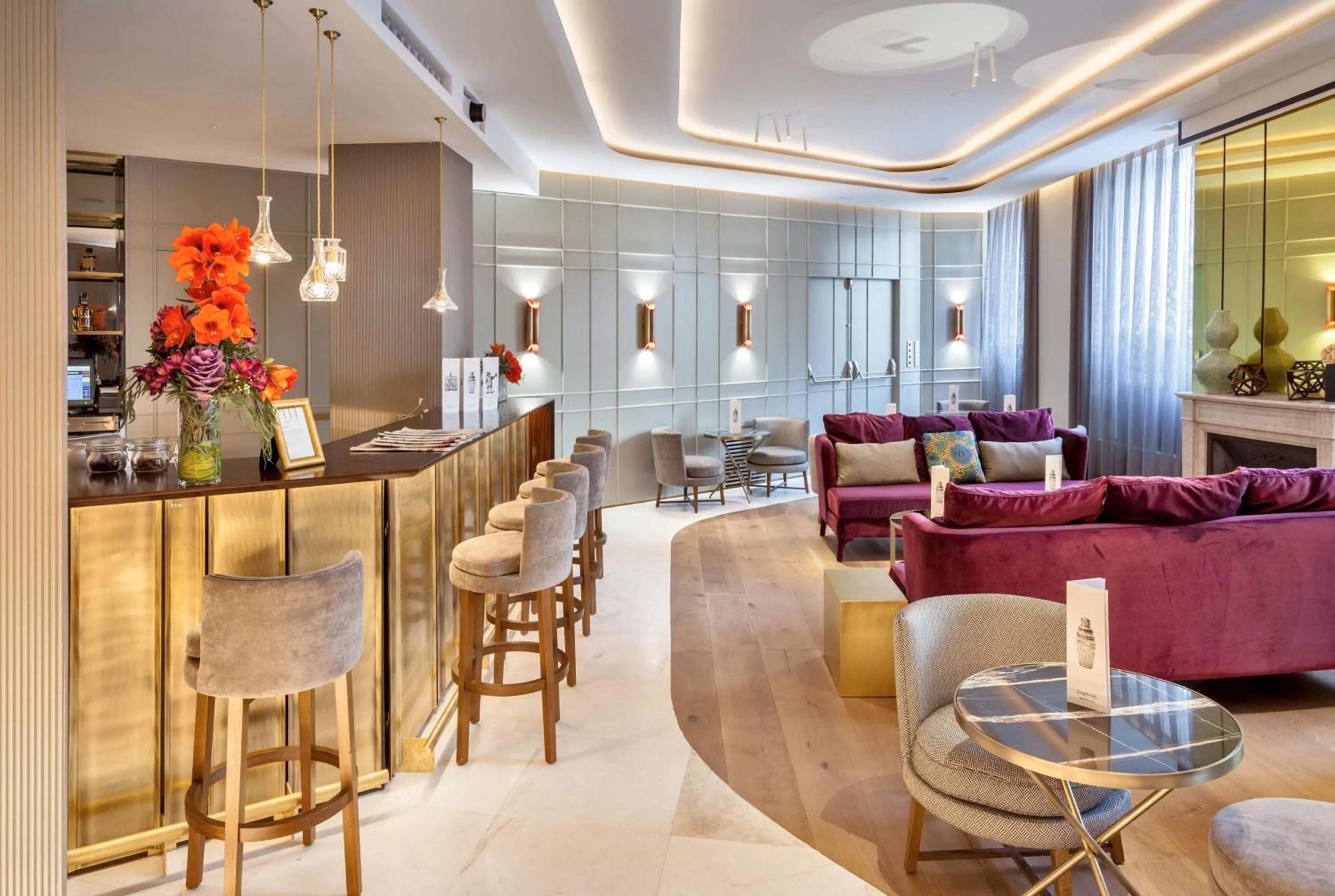 Lounge or bar in Barceló Emperatriz