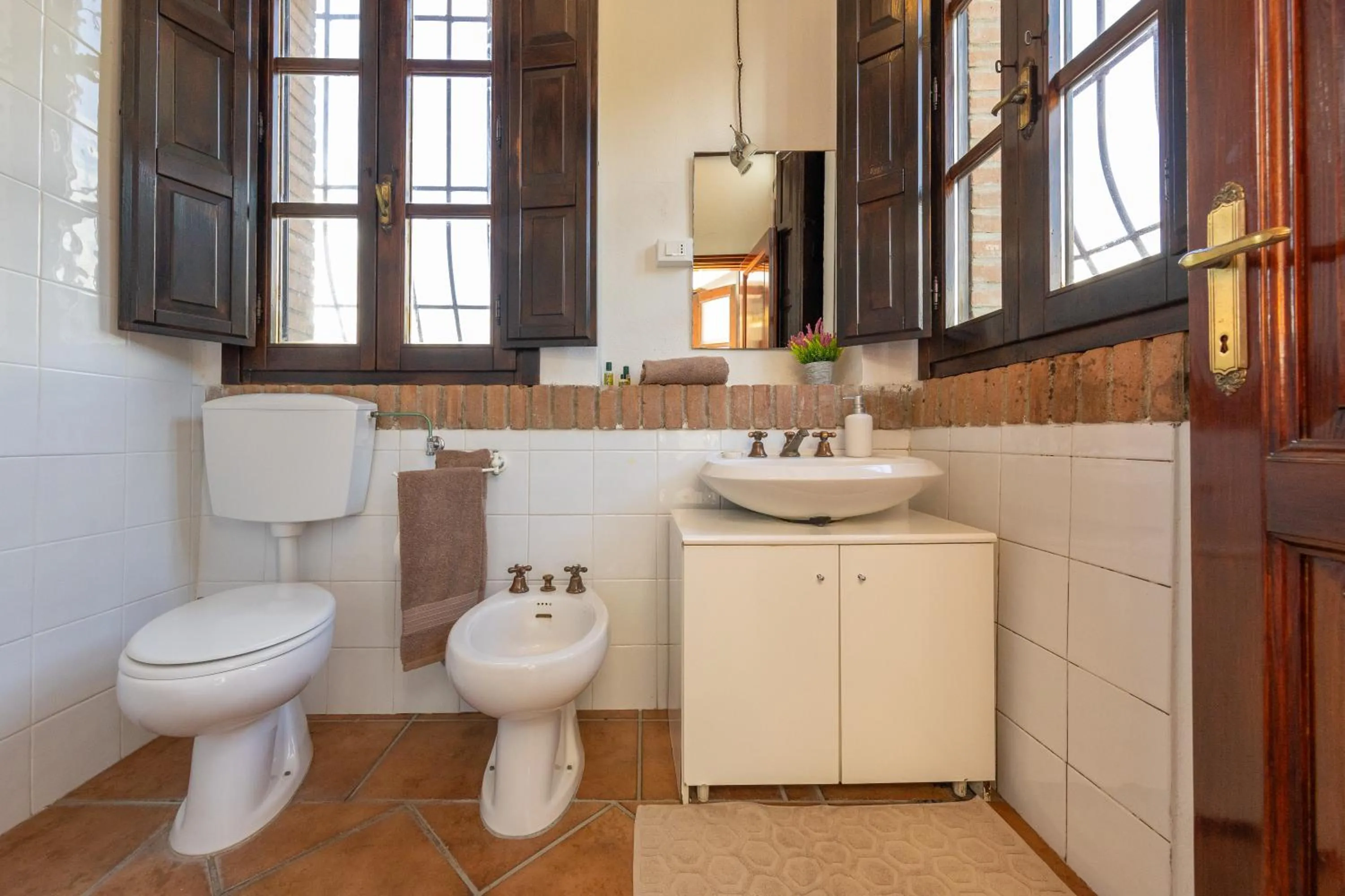 Toilet in Villa Cresci con piscina Tuscan villa with pool near Sassetta thermal baths & Bolgheri Wine Route