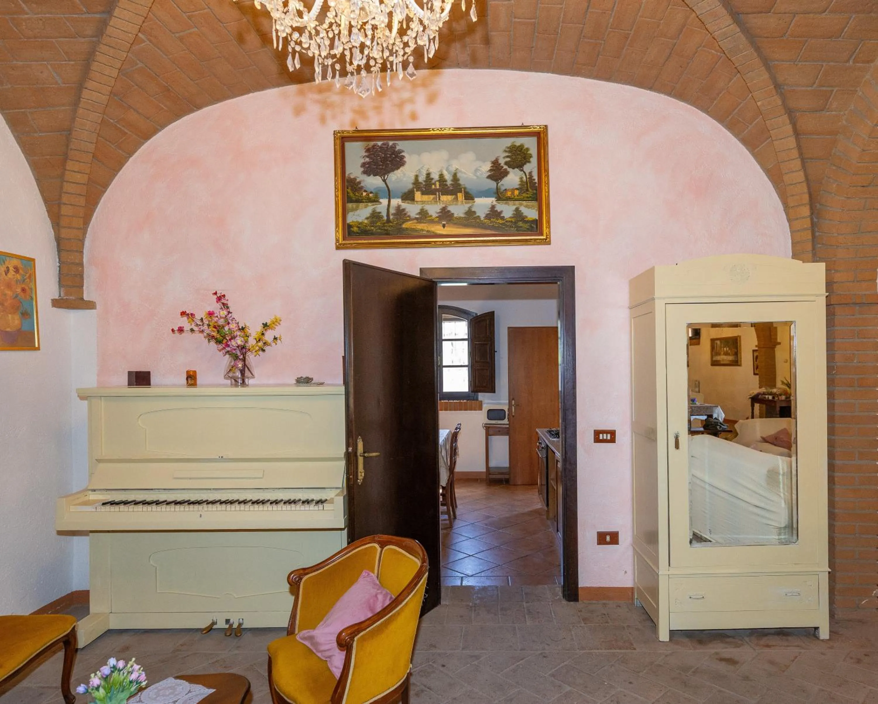 Communal lounge/ TV room in Villa Cresci con piscina Tuscan villa with pool near Sassetta thermal baths & Bolgheri Wine Route