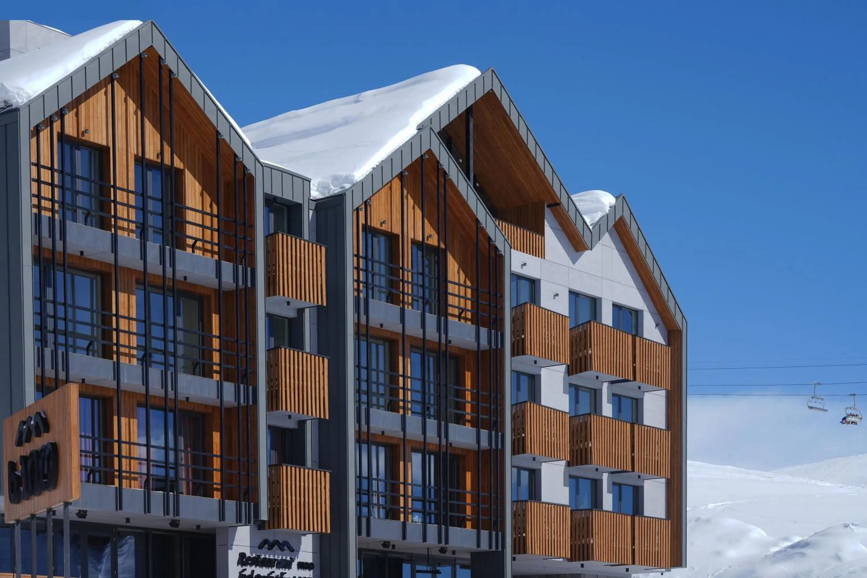 Facade/entrance in Skio