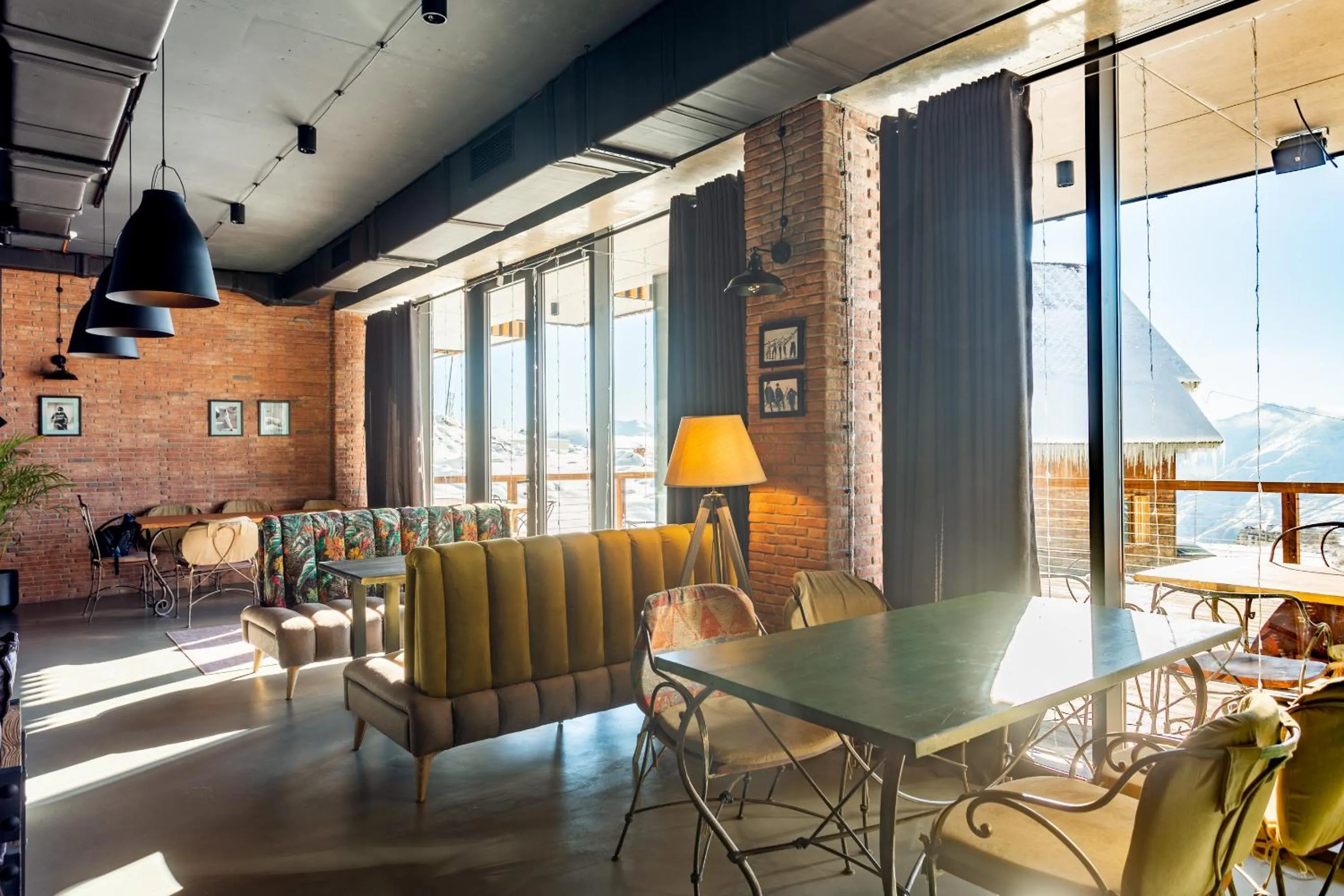 Restaurant/places to eat in Skio