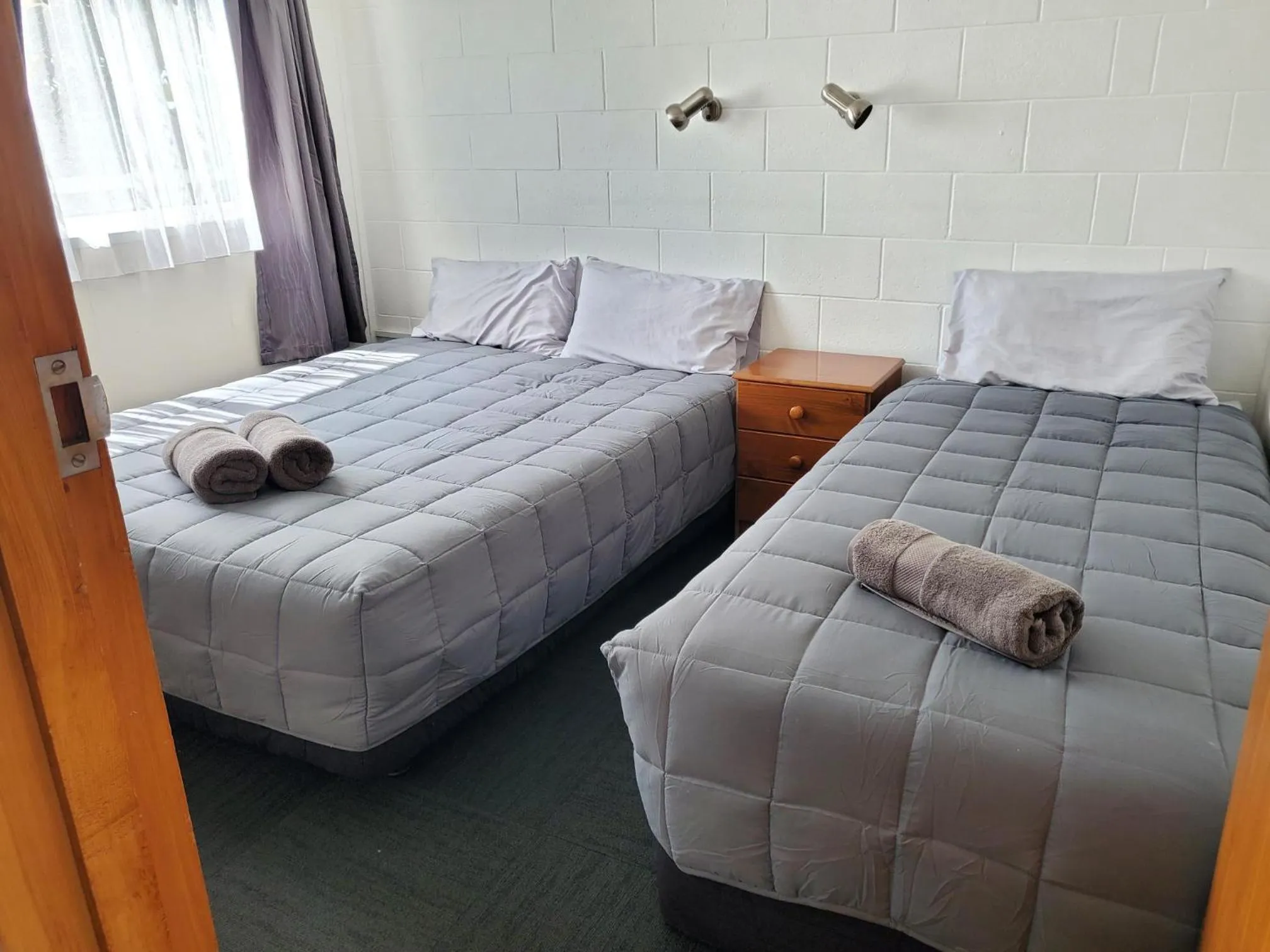 Bedroom, Bed in Brooklyne Motel Sanson