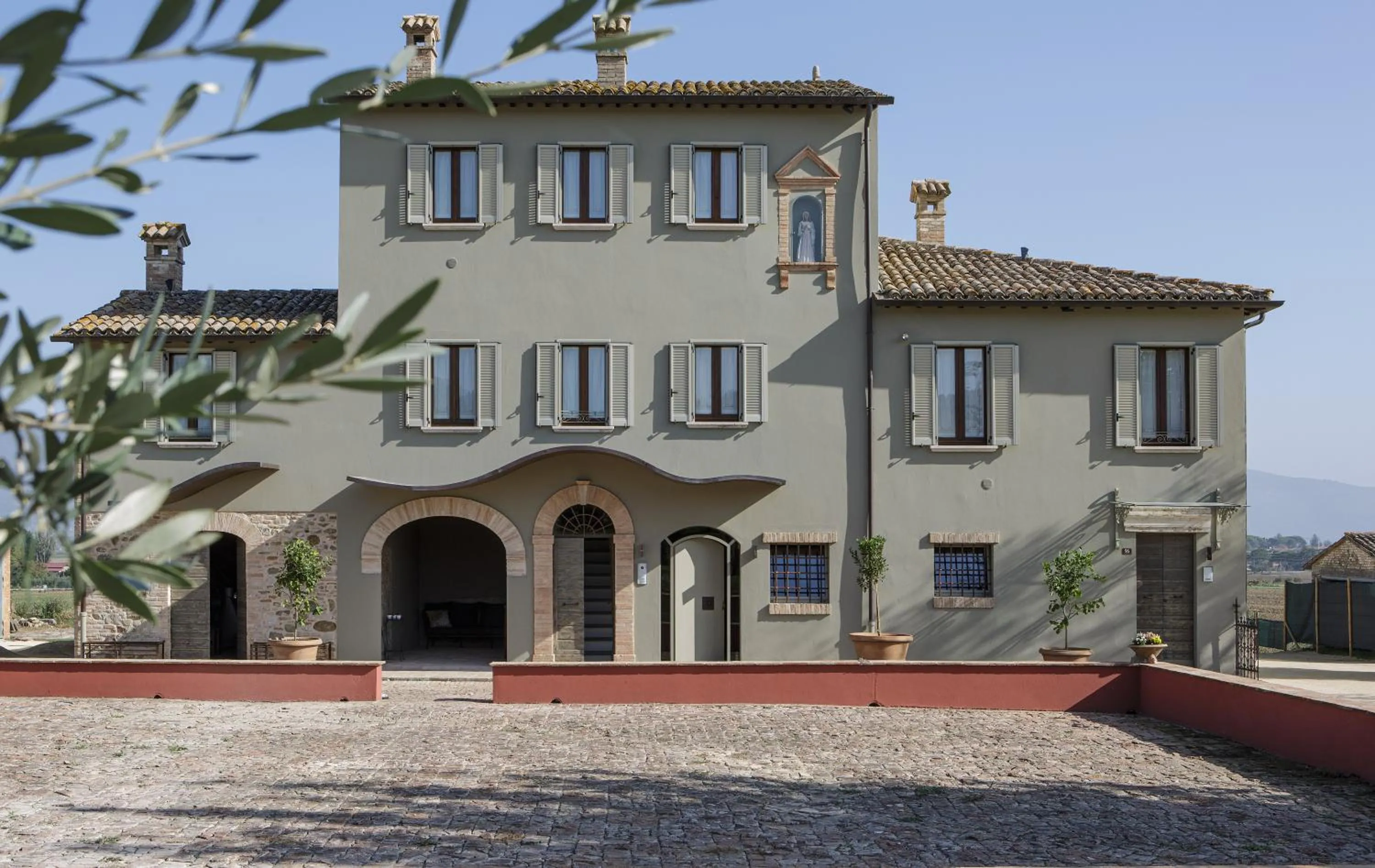 Property building in SeiPetali