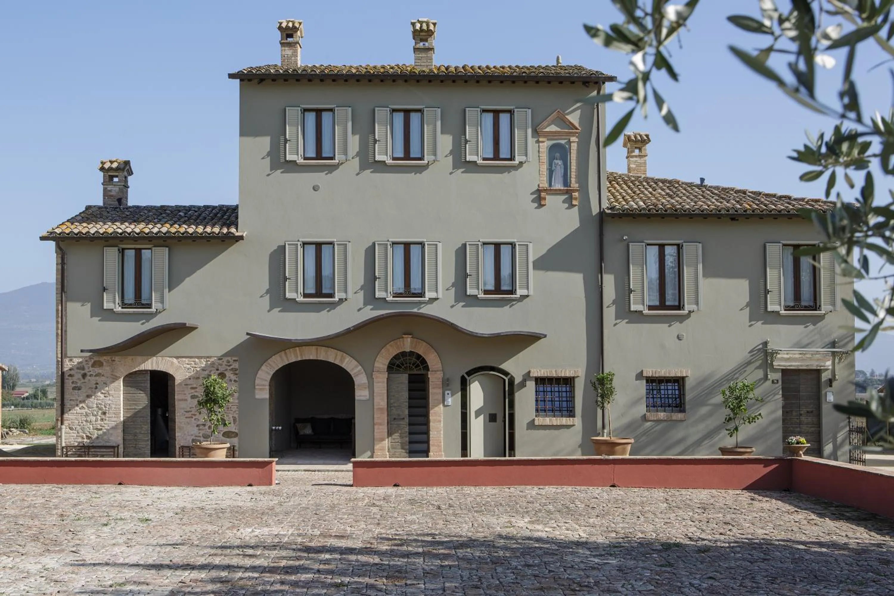 Property building in SeiPetali