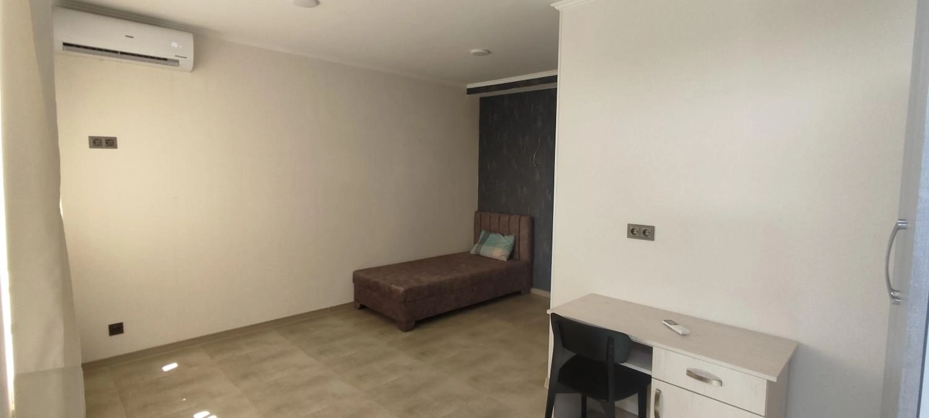 Photo of the whole room in woolway studios