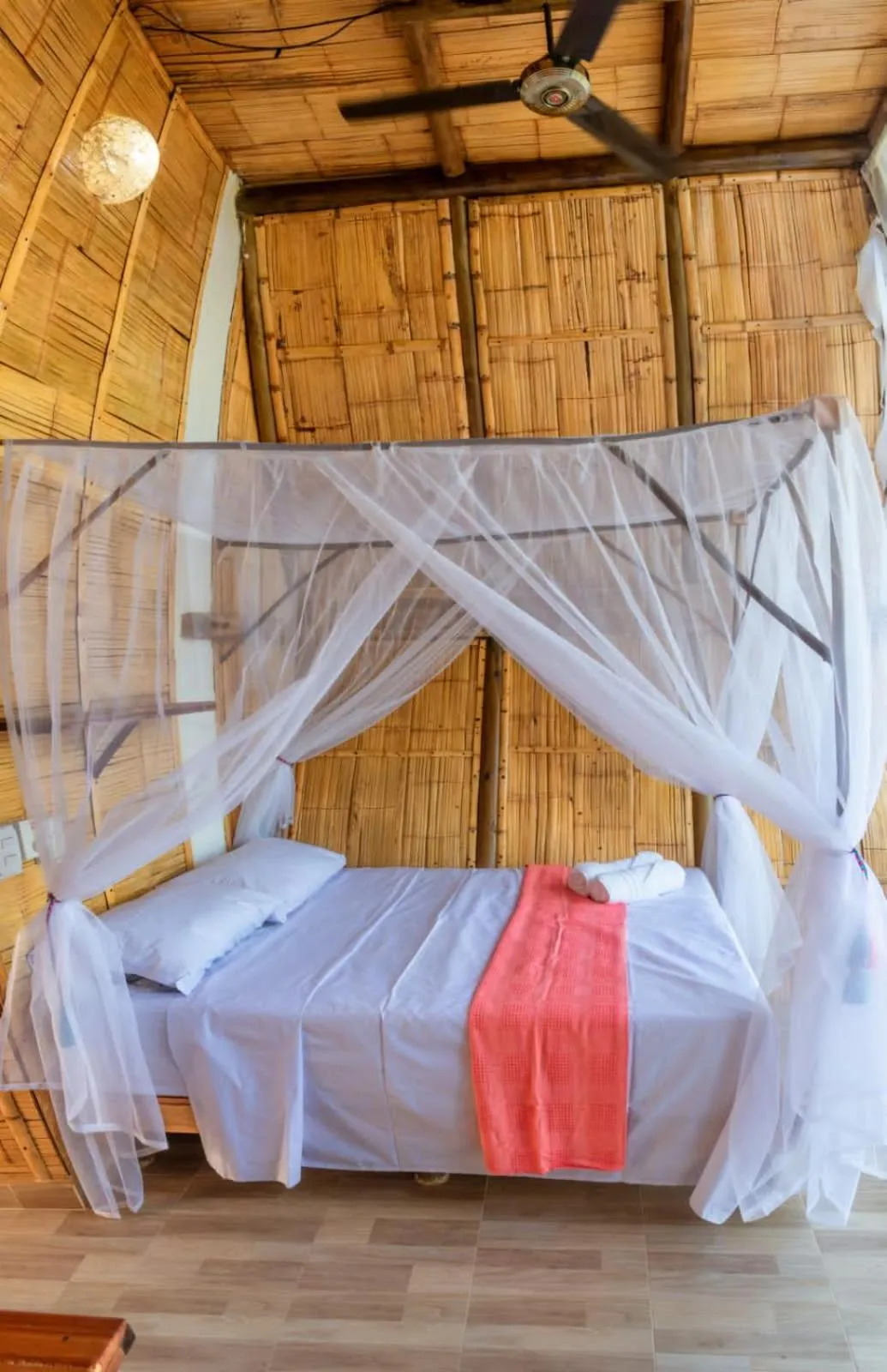 Bed in UUTTAAKA Eco-Hotel