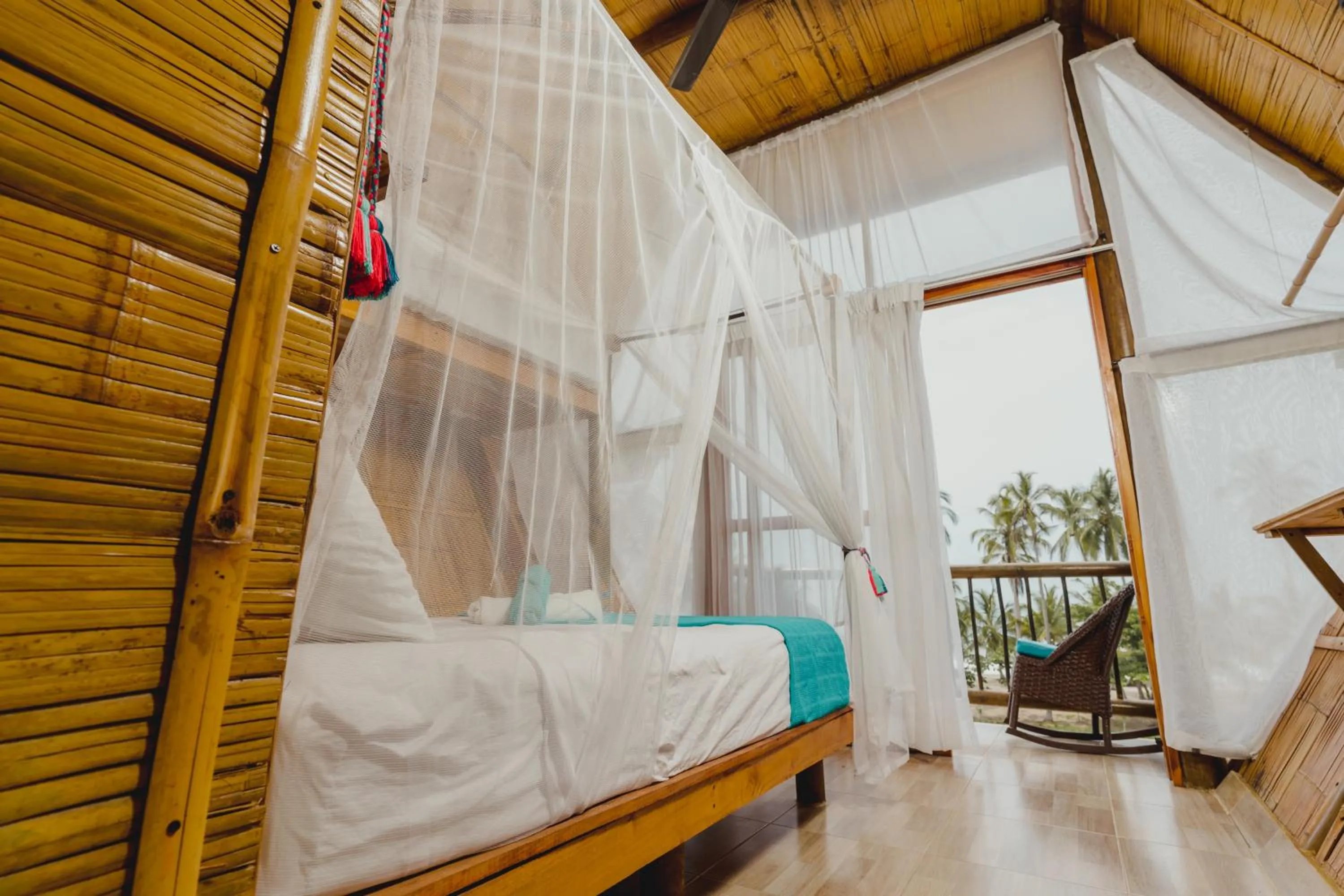 Bed in UUTTAAKA Eco-Hotel