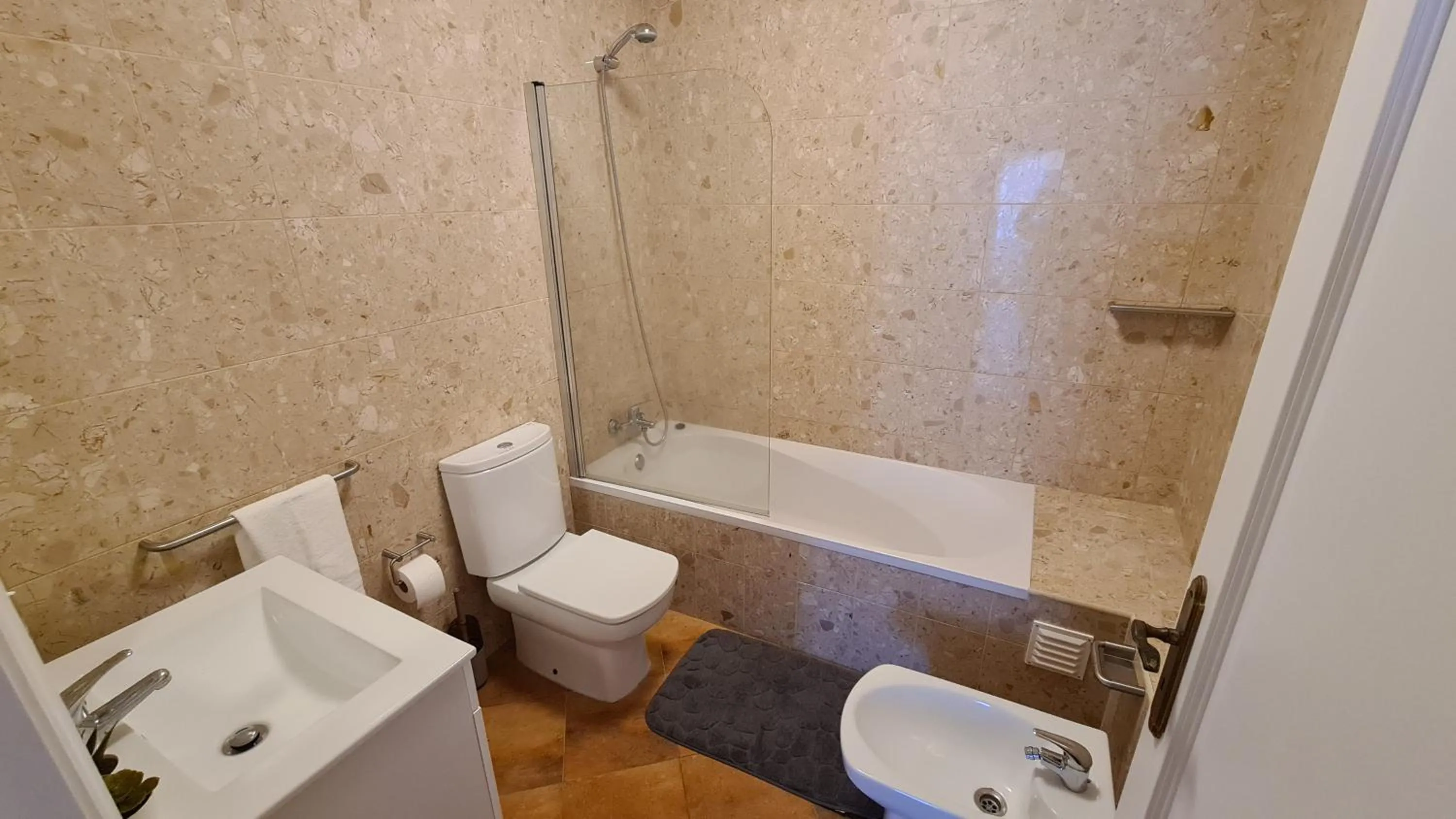 Shower in Santa Clara Apartments