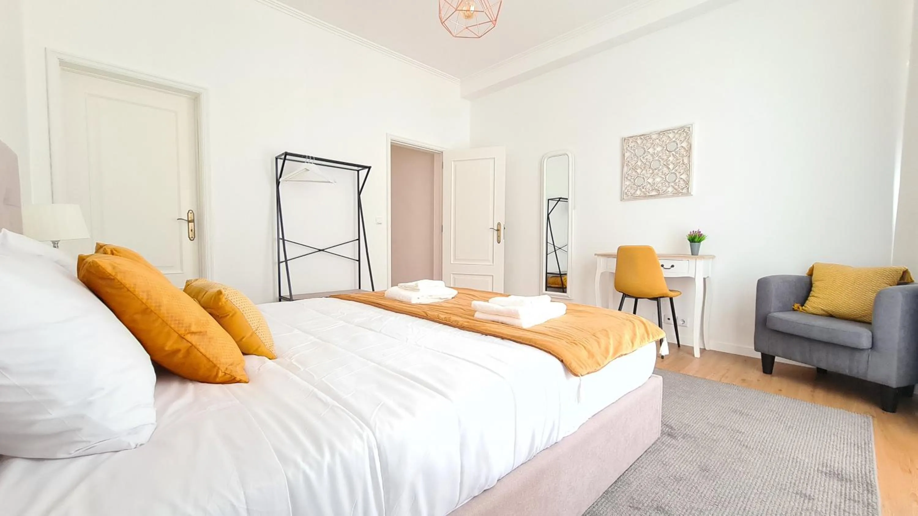 Bed in Santa Clara Apartments