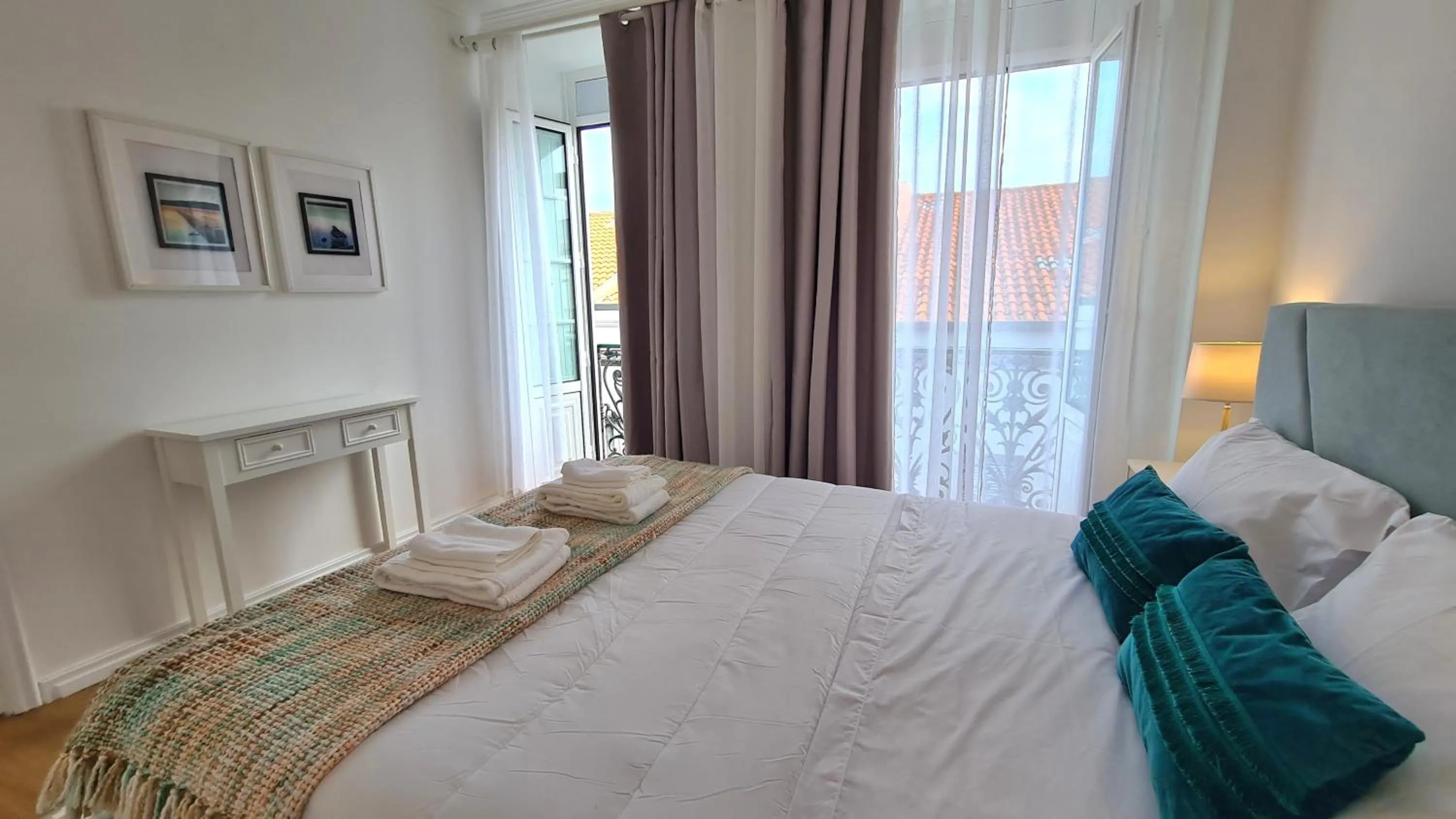 Bed in Santa Clara Apartments