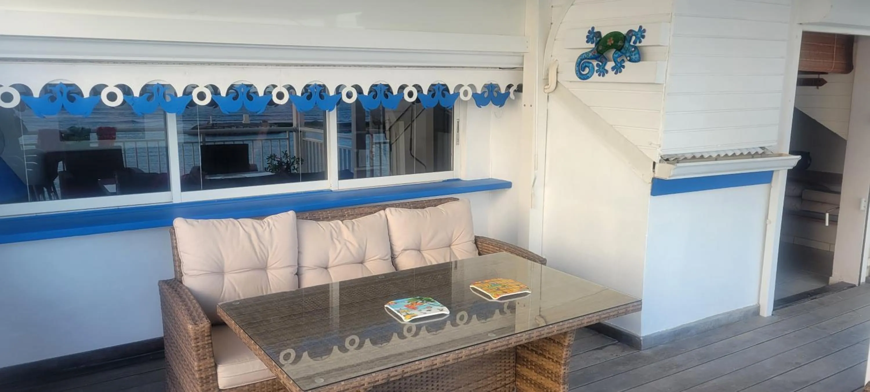 Patio in Sublime appartement face à la mer, vue panoramique