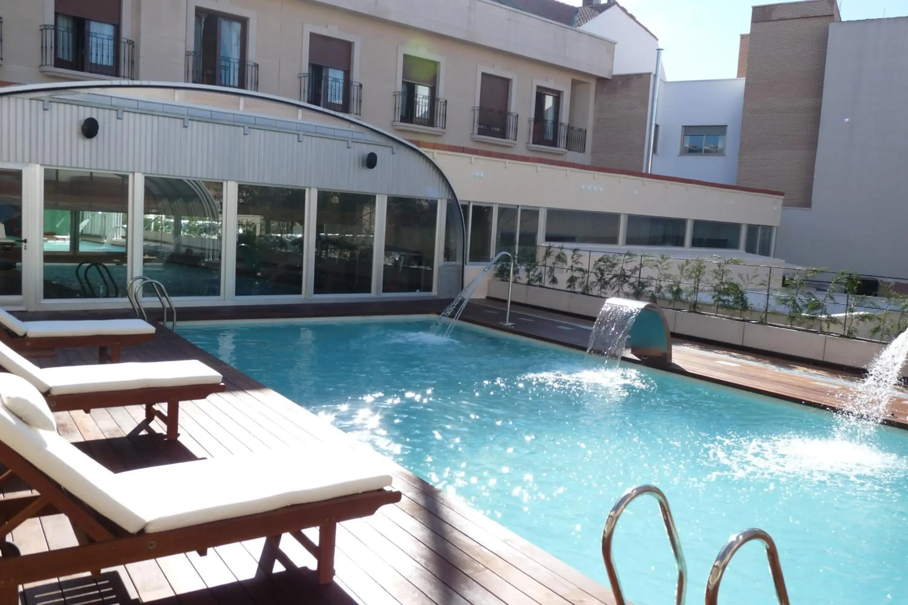 Swimming pool in Sercotel Guadiana Swimming pool in Sercotel Guadiana