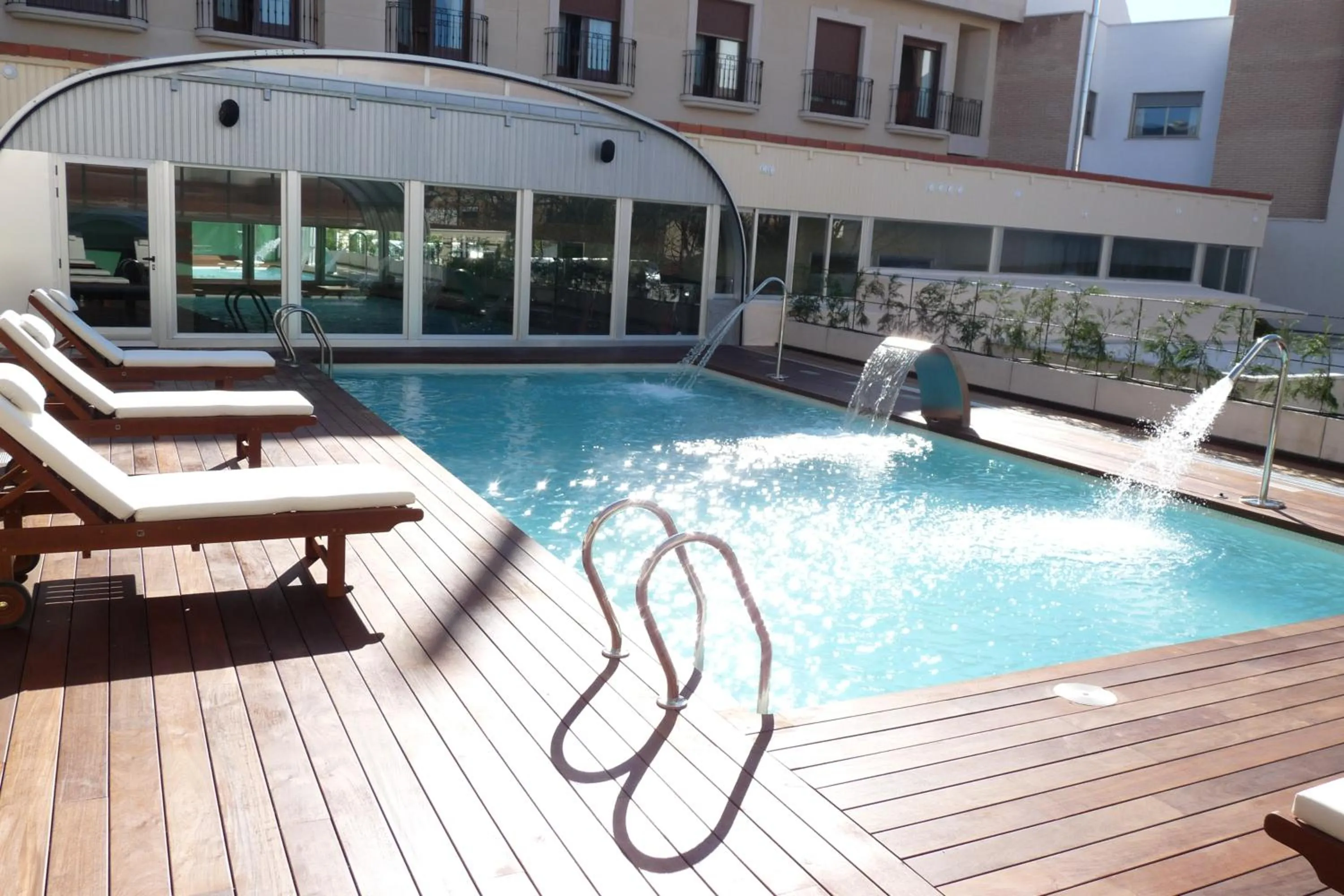 Swimming pool in Sercotel Guadiana