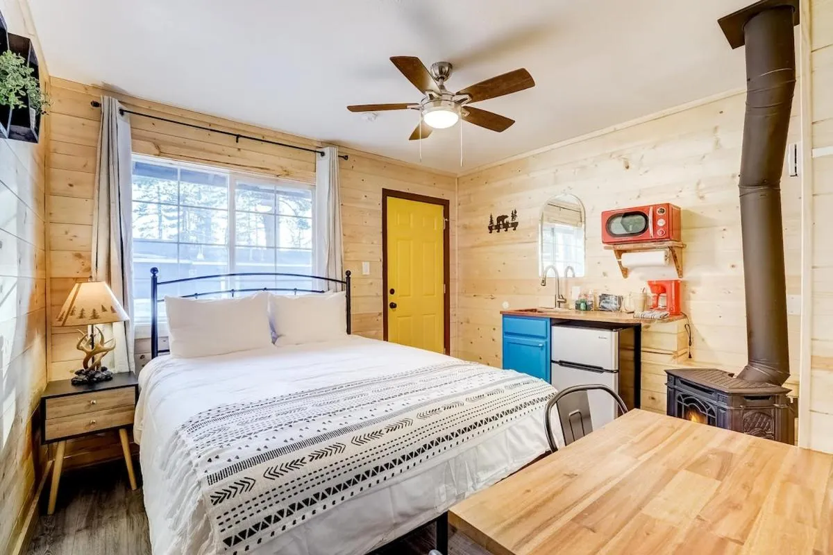 Bed in Tahoe Mountain Inn