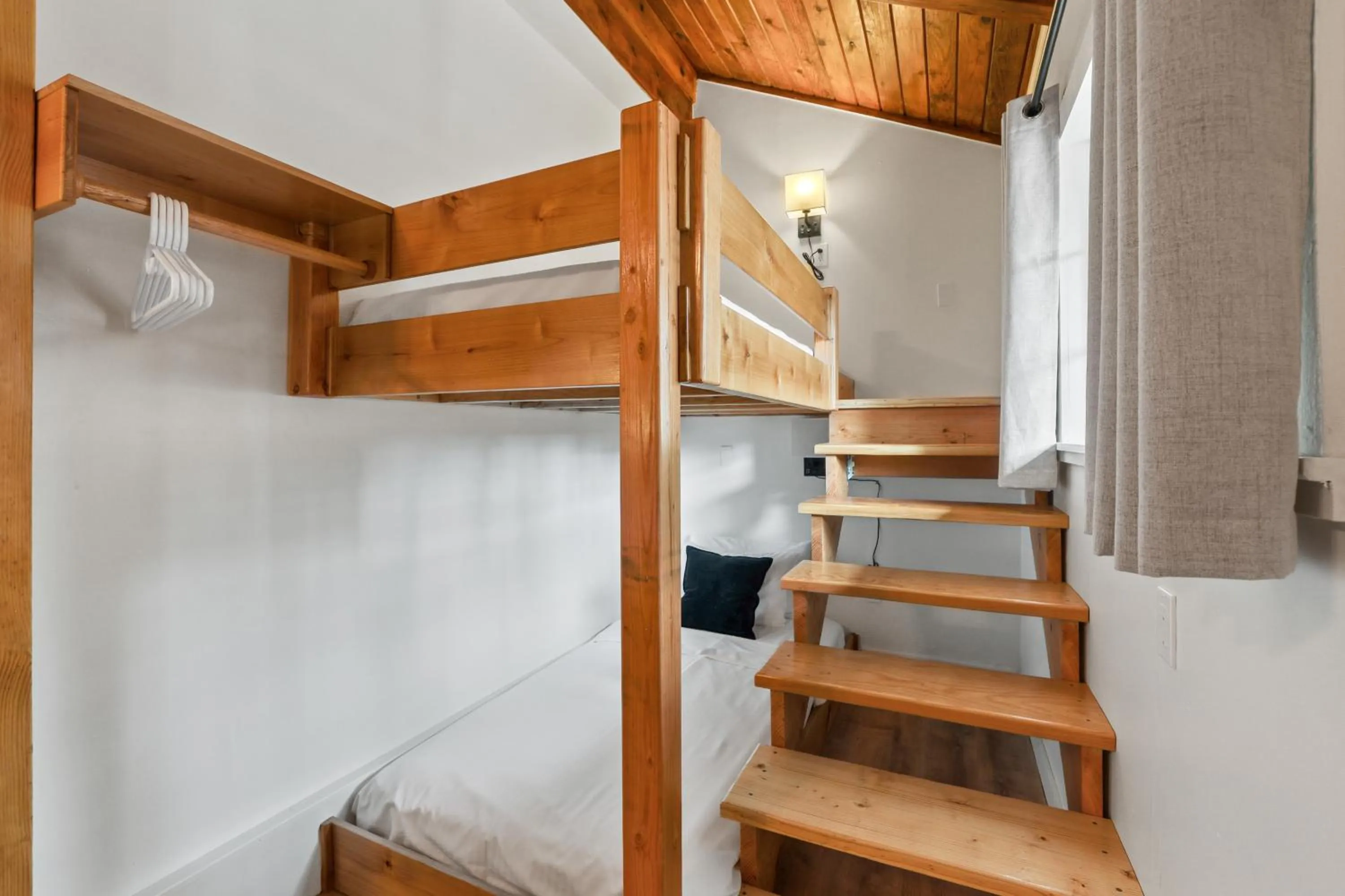 Bed in Tahoe Mountain Inn