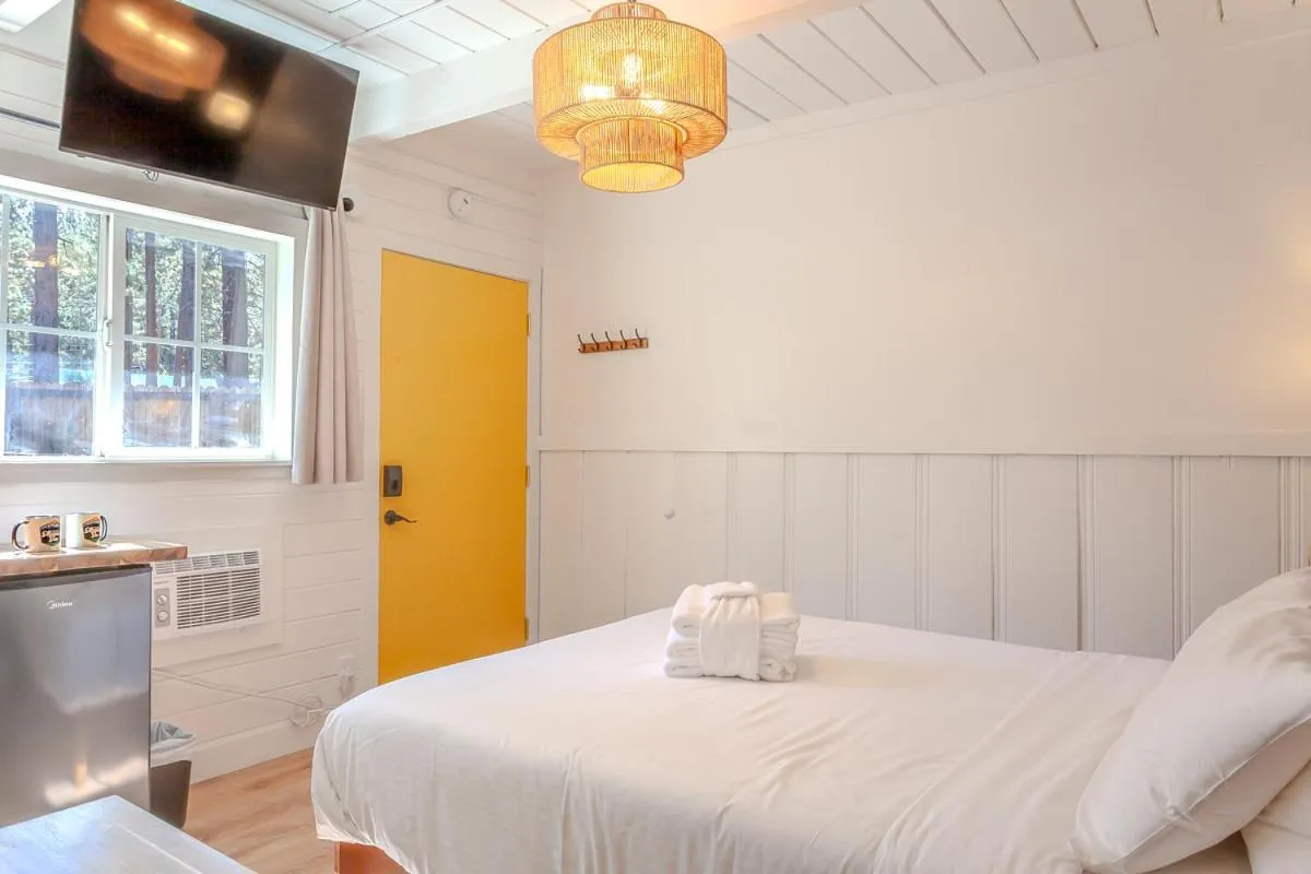 Bed in Tahoe Mountain Inn