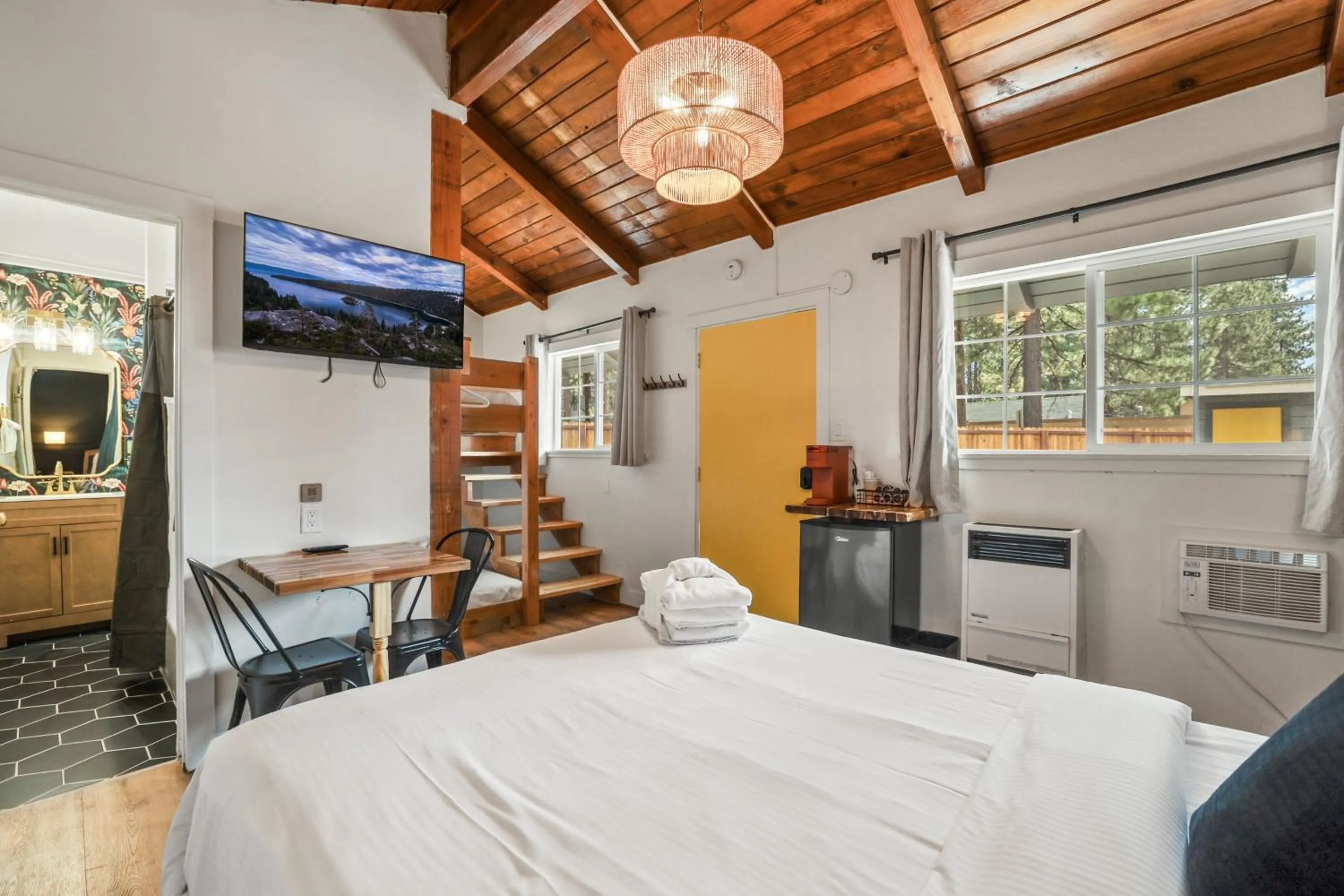 Bed in Tahoe Mountain Inn