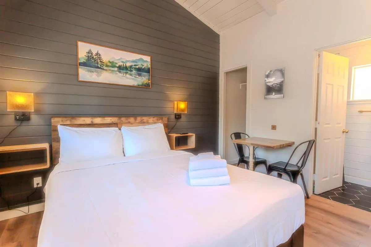 Bed in Tahoe Mountain Inn